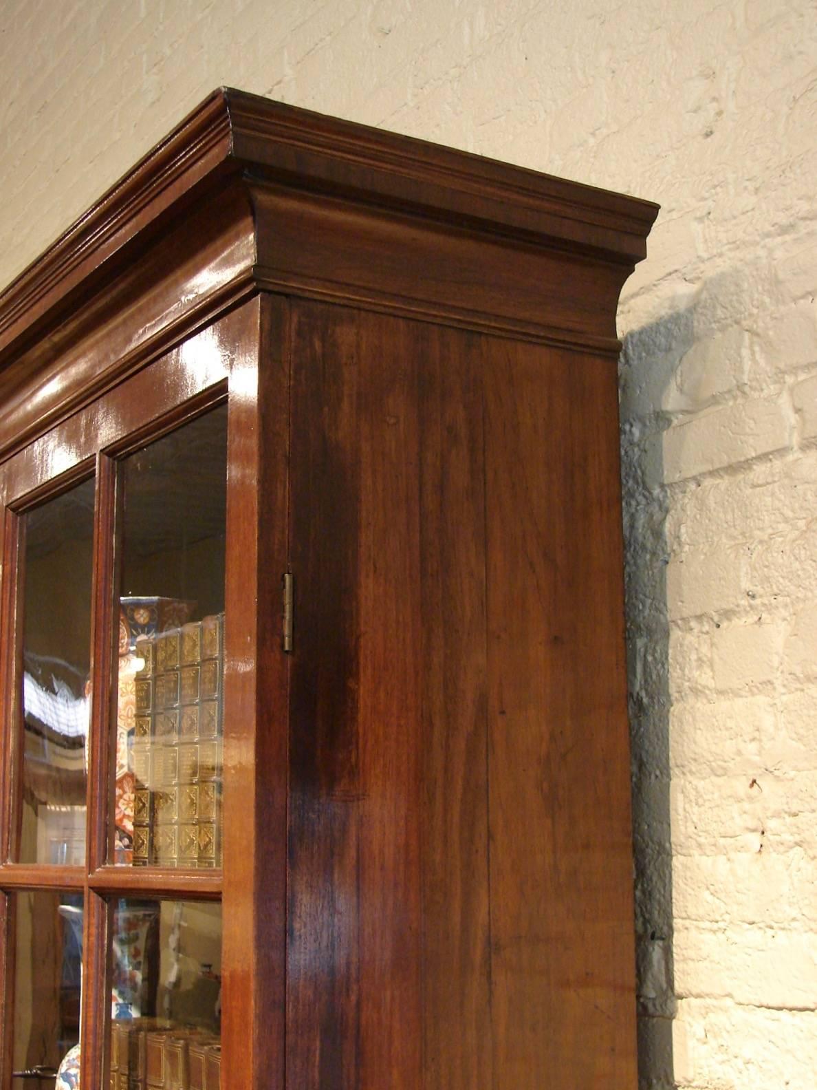 George III Mahogany Bookcase Cabinet with Single Drawer In Excellent Condition In San Francisco, CA