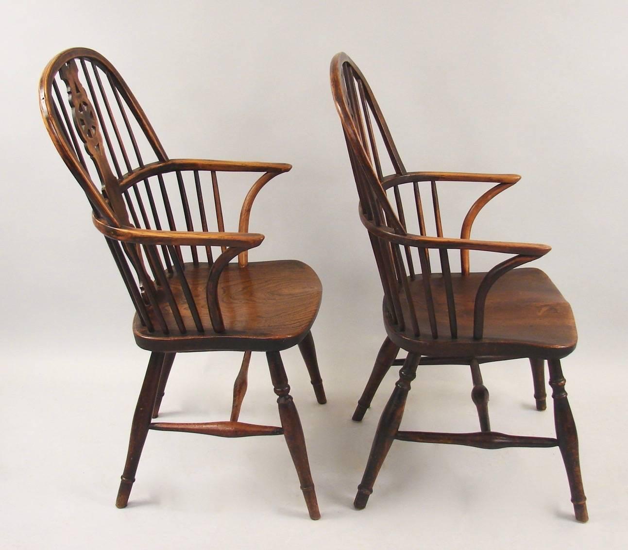 Matched Pair of English Wheelback Windsor Armchairs In Good Condition In San Francisco, CA