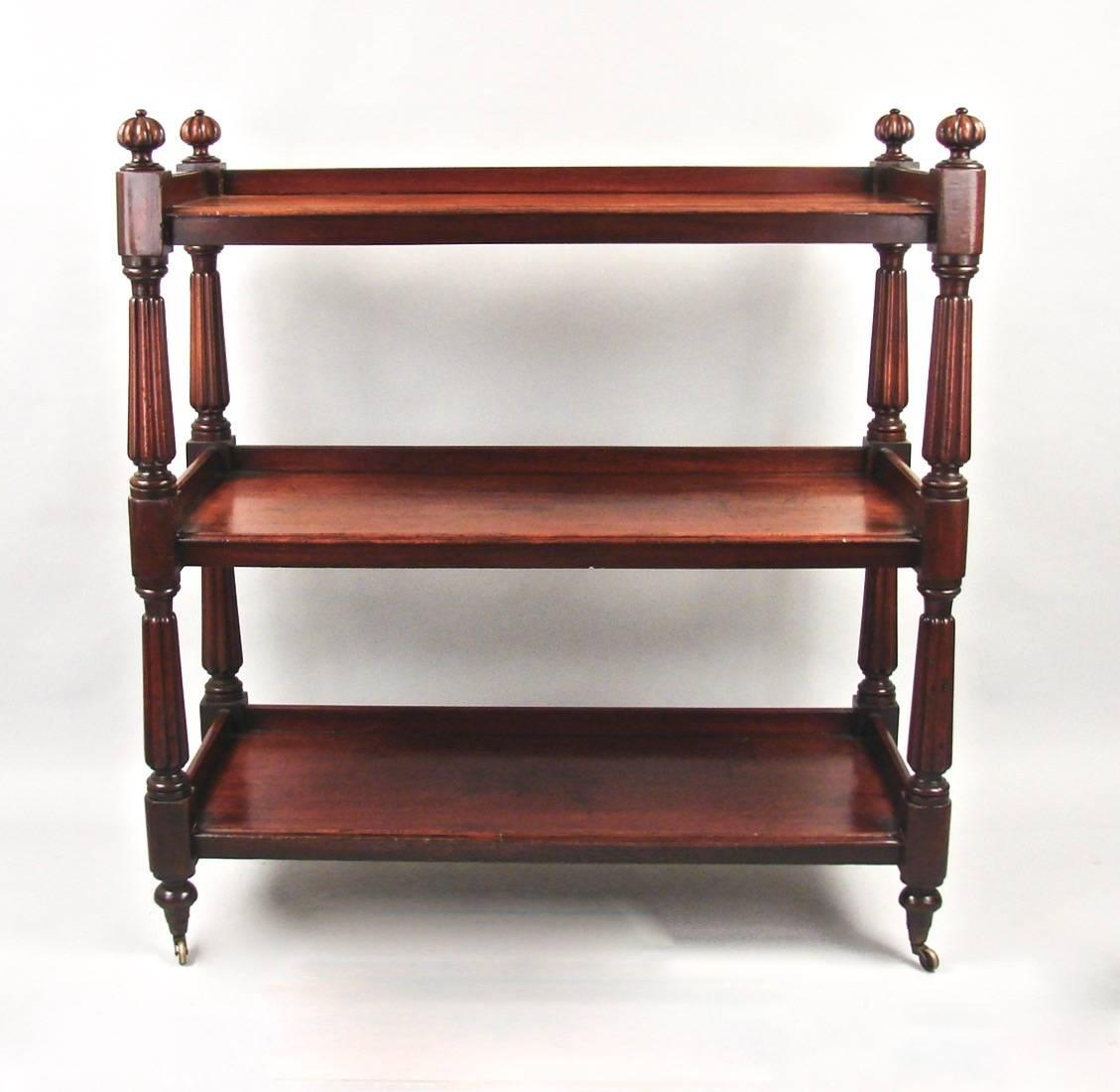 Victorian Mahogany Three-Shelf Sever with Fluted Columns In Good Condition In San Francisco, CA