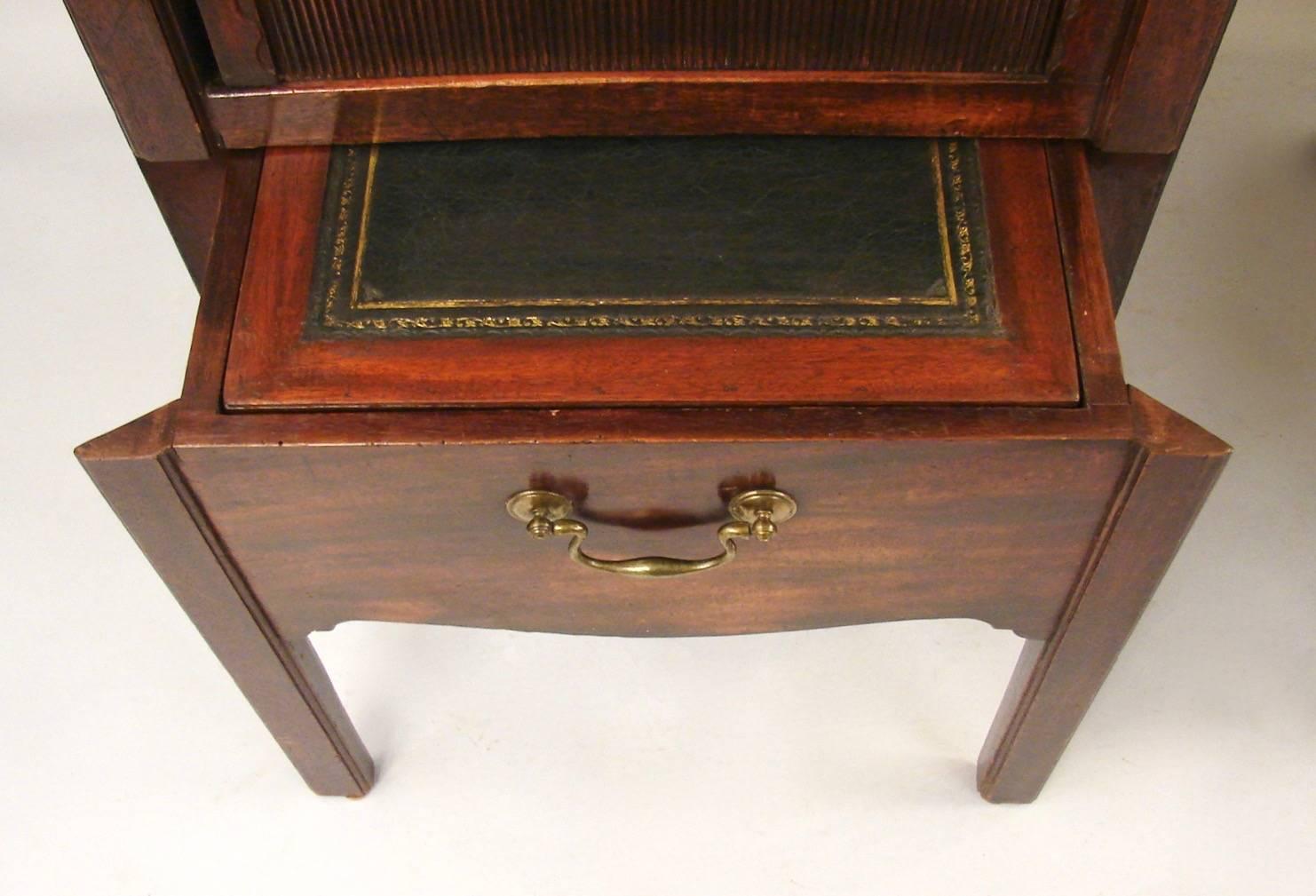 George III Matched Pair of Georgian Mahogany Bedside Commodes
