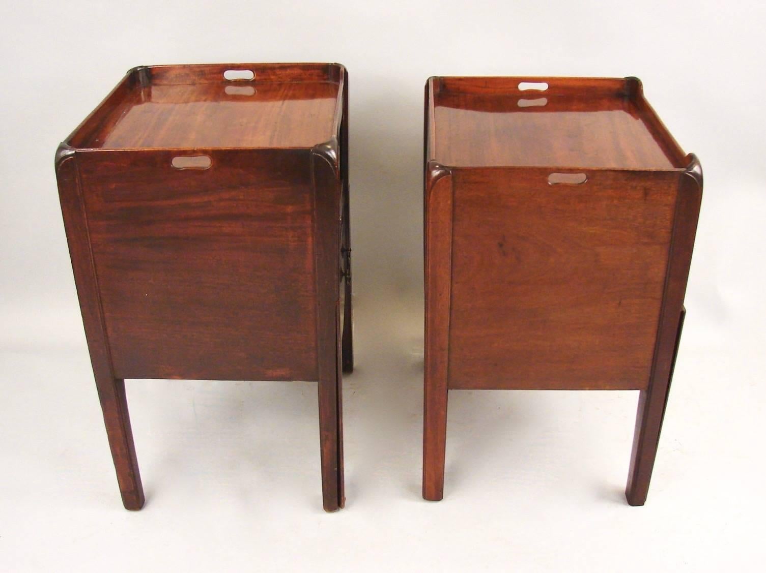 Matched Pair of Georgian Mahogany Bedside Commodes 1