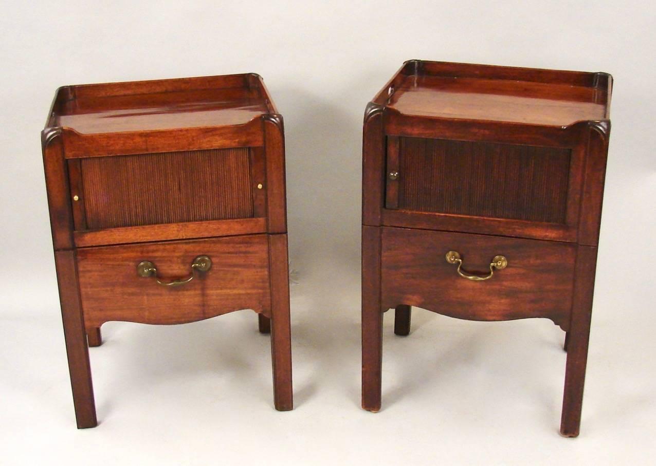 Matched Pair of Georgian Mahogany Bedside Commodes 2