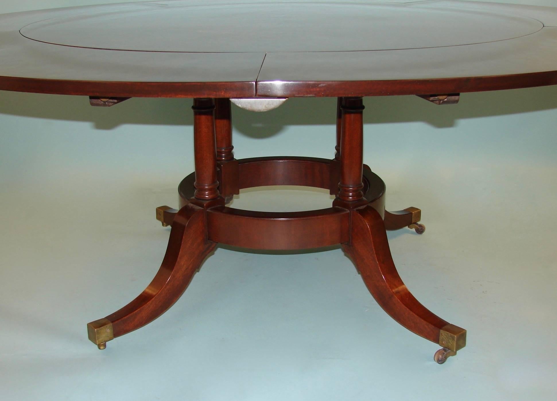 Late 20th Century Regency Style Mahogany Dining Table with Five Leaves