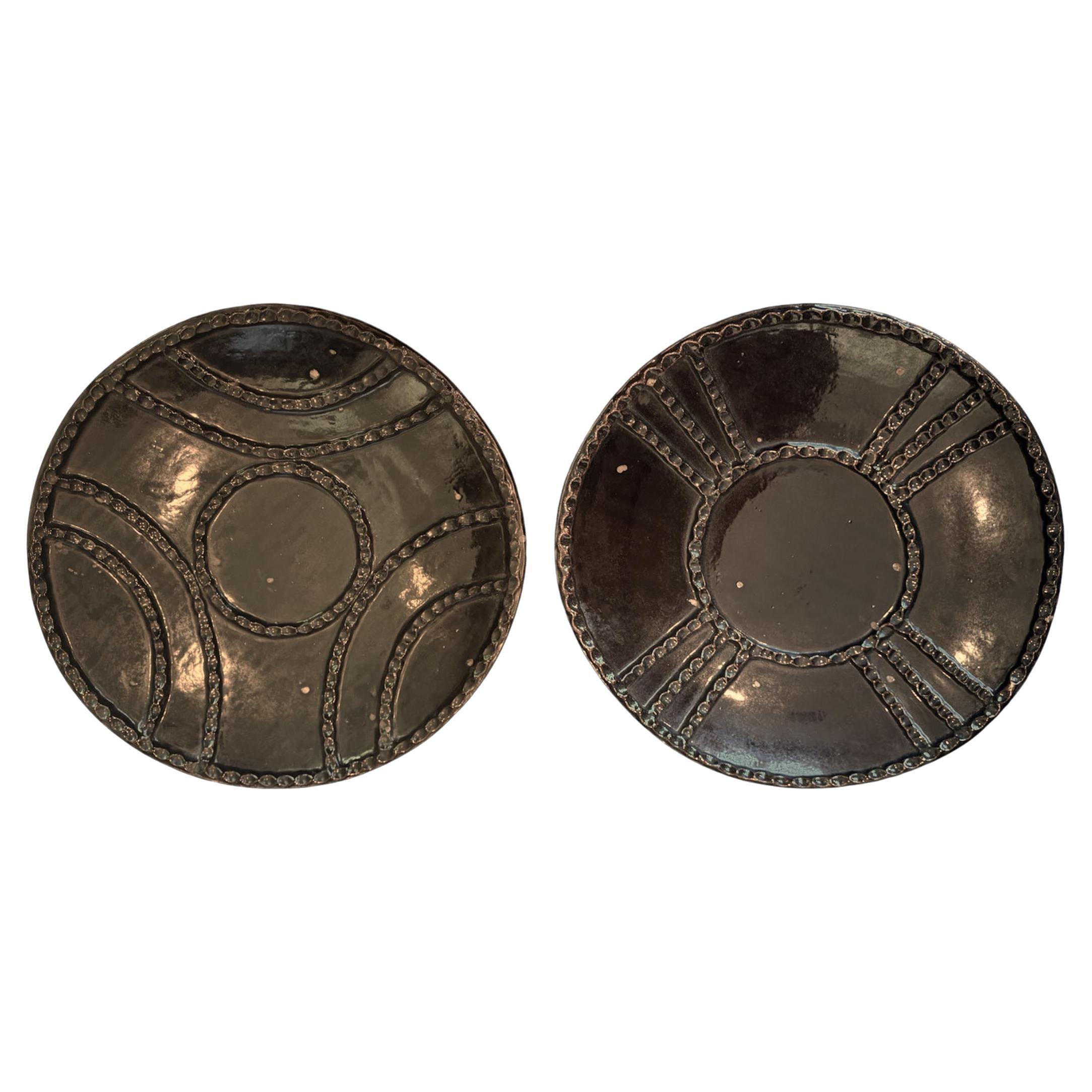 Conjunto de Platos Castano de Formaciones Decorativas