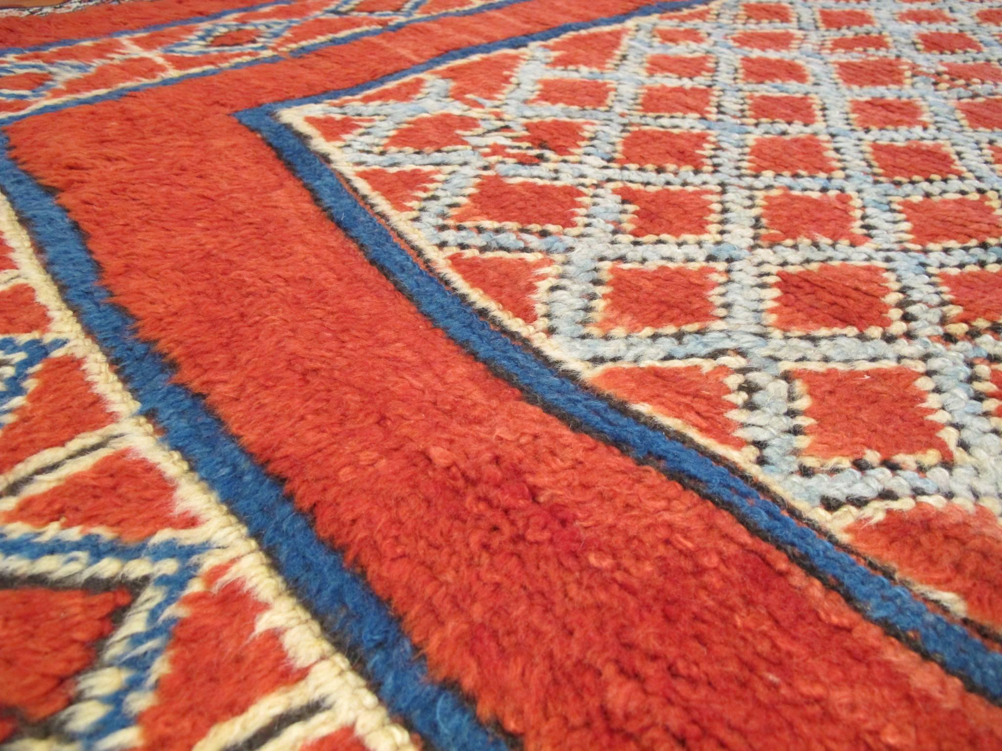 This fantastic Moroccan corridor carpet blends an almost ineffable aesthetic bordering on a modernist sensibility with a feeling that is distinctly and positively North African. Bold and free boxes drawn with close-ups of geometric lattice design,