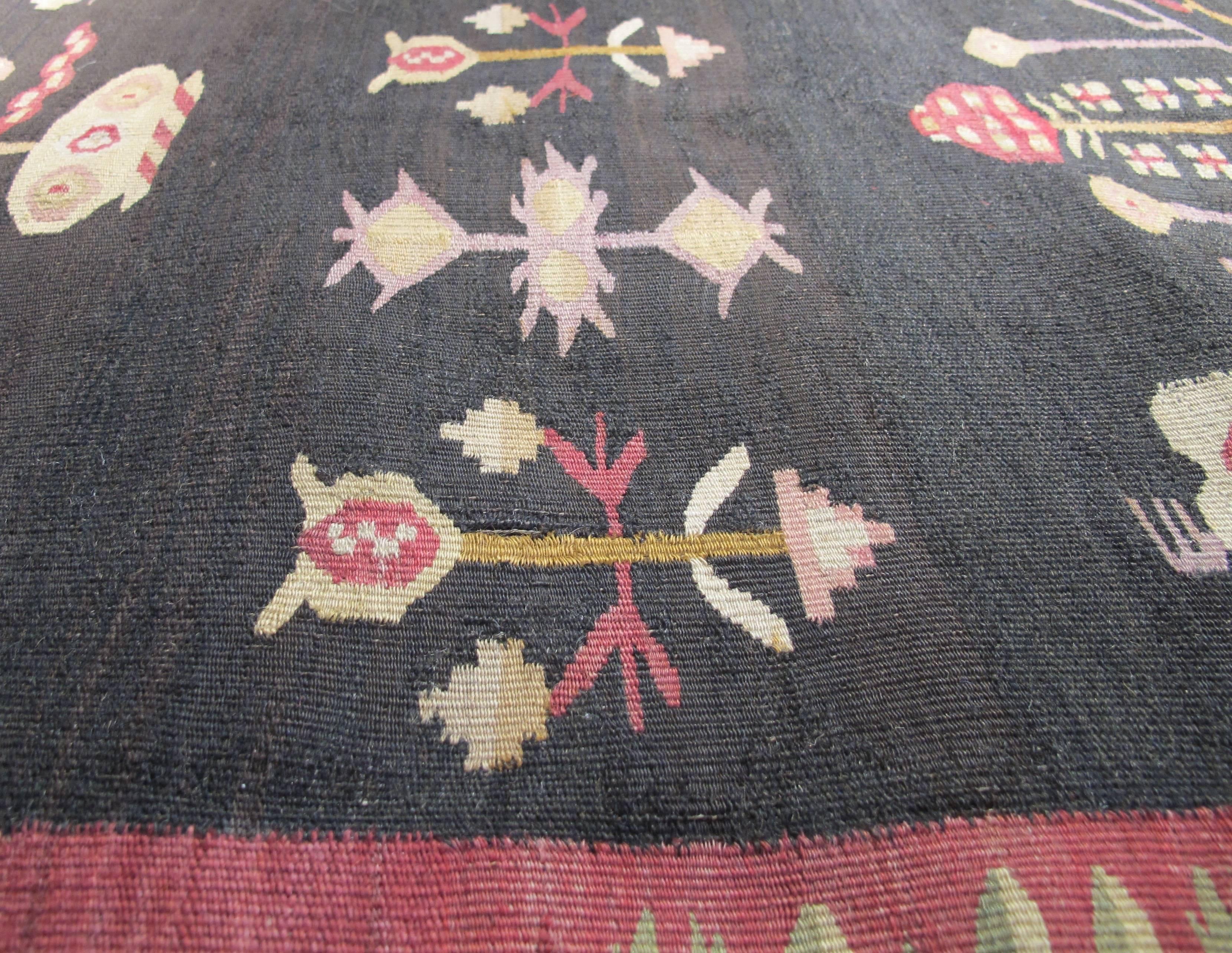 Mid 19th Century Outstanding Floral Bessarabian Kilim with Light Green Border In Good Condition For Sale In San Francisco, CA