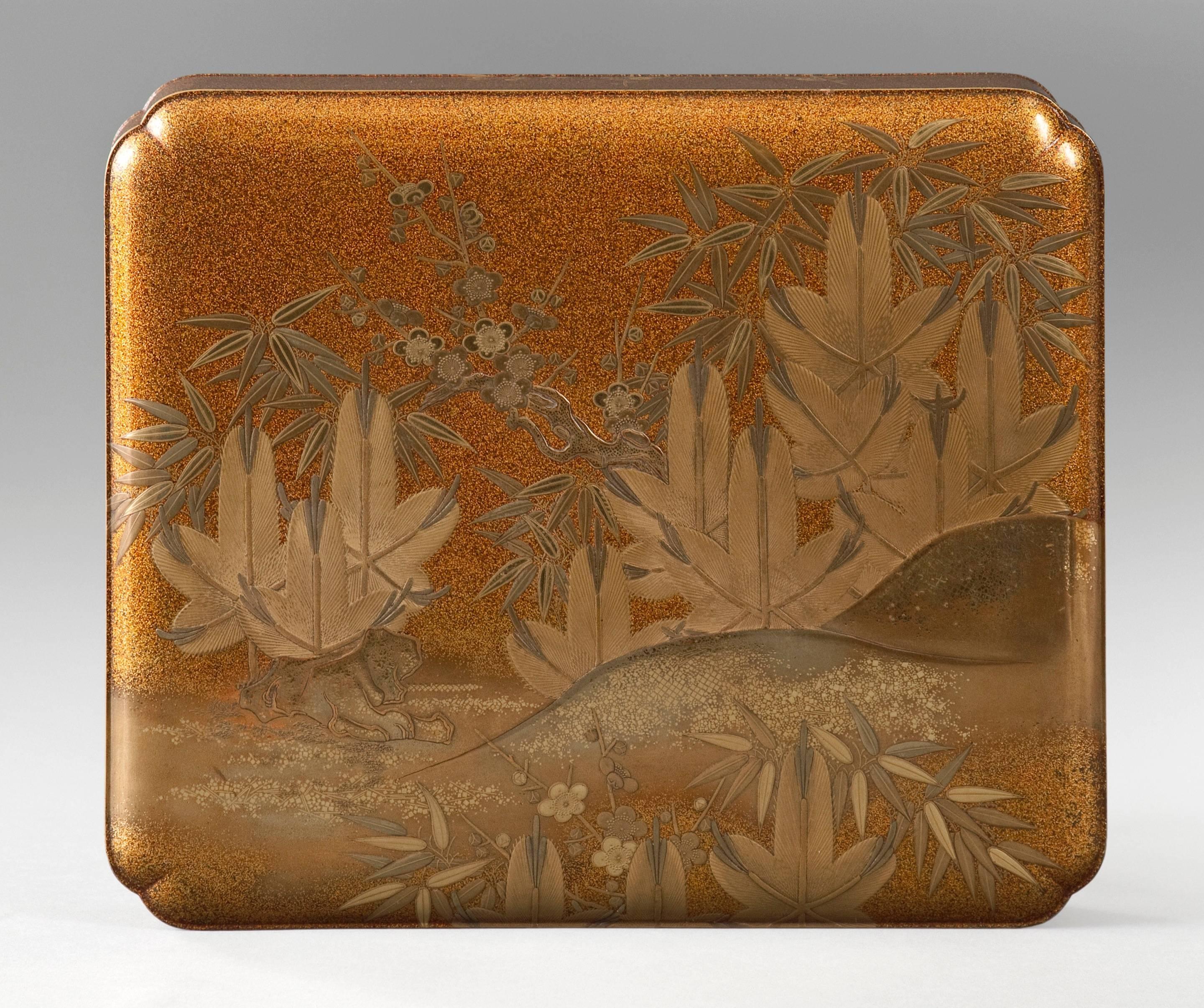 A Japanese Gold Lacquer Friends of Winter Box with Interior Tray In Good Condition In New York, NY