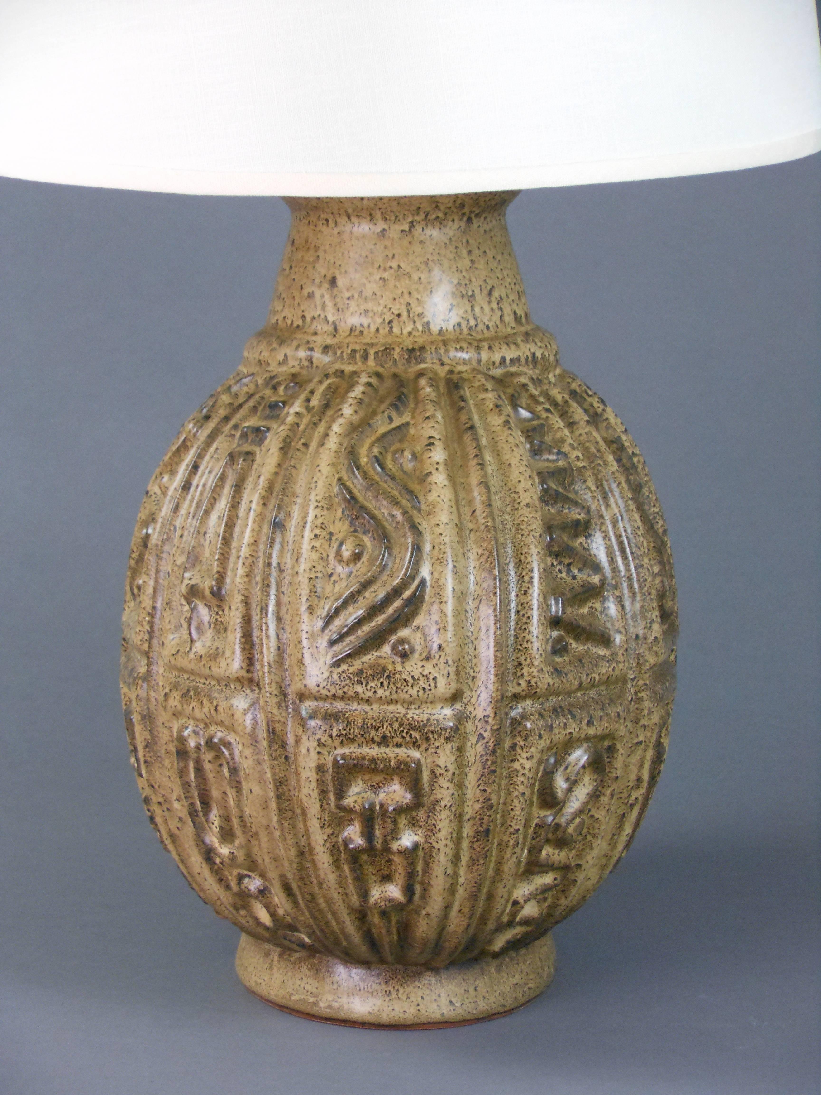 20th Century A Mid Century Modern Ceramic Lamp For Sale