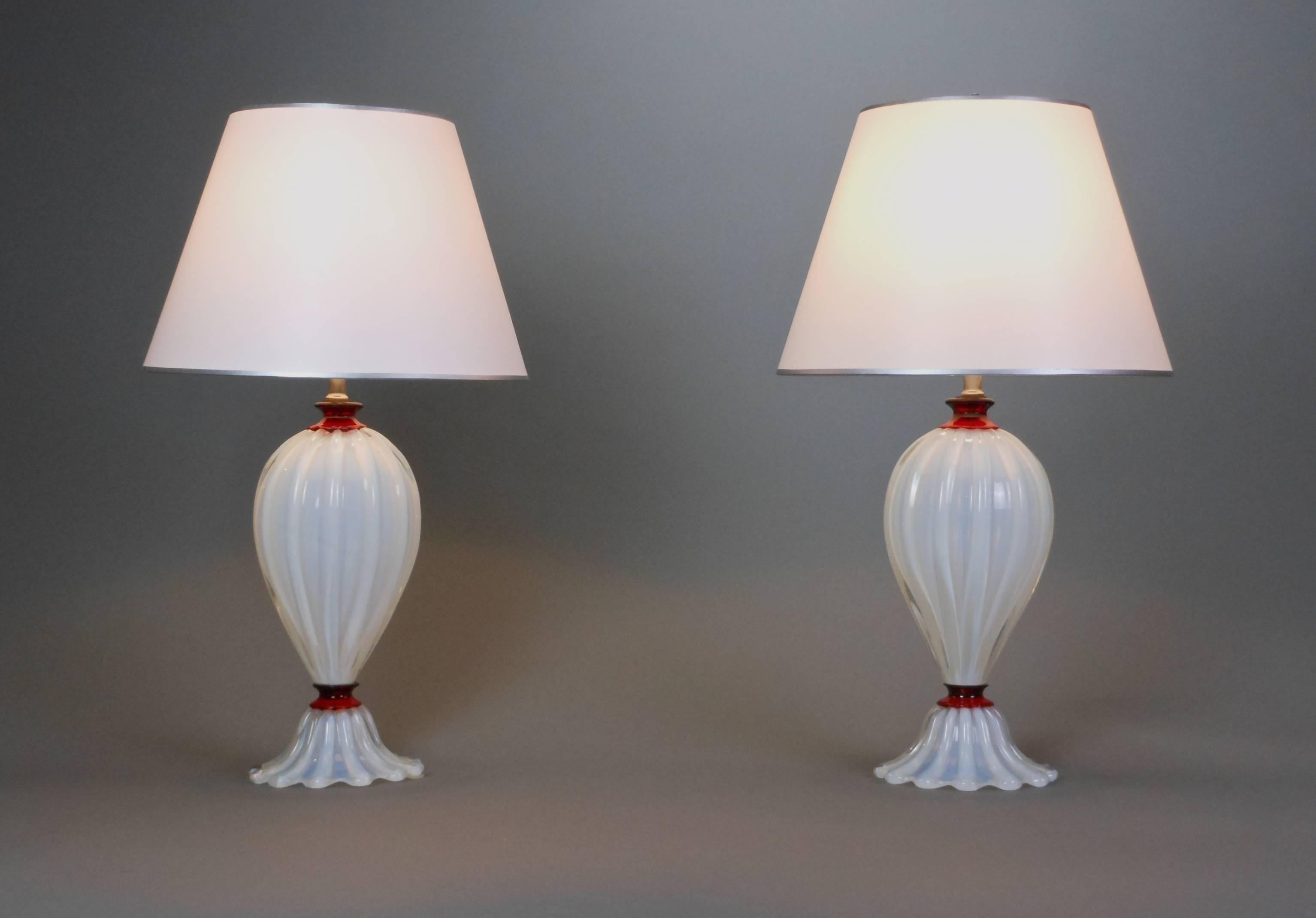 A Pair of Murano White Opaline and Ruby Red Glass Lamps For Sale 2
