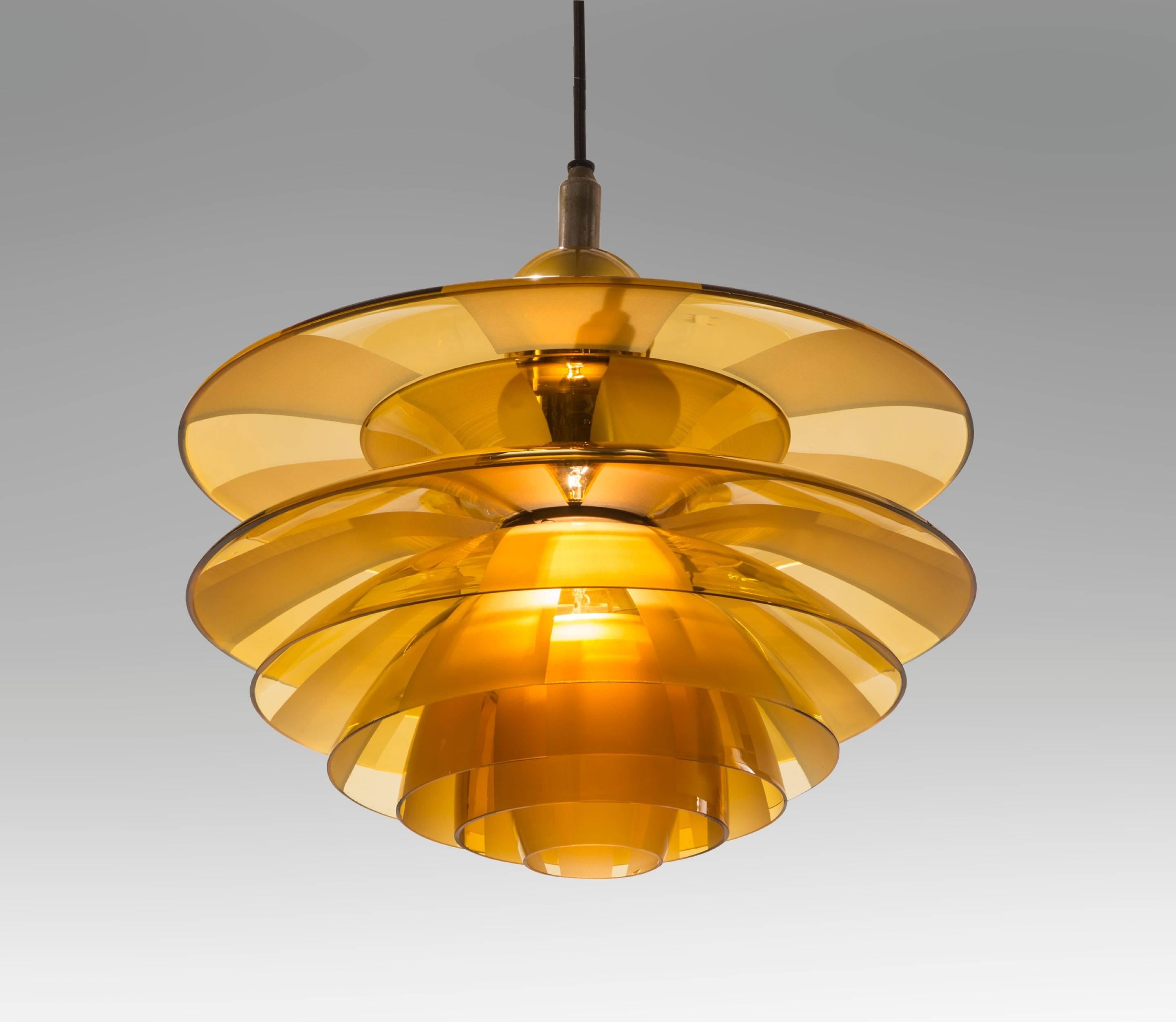 Poul Henningsen, Rare Danish Amber Glass Septima 4 Chandelier (Skandinavische Moderne)