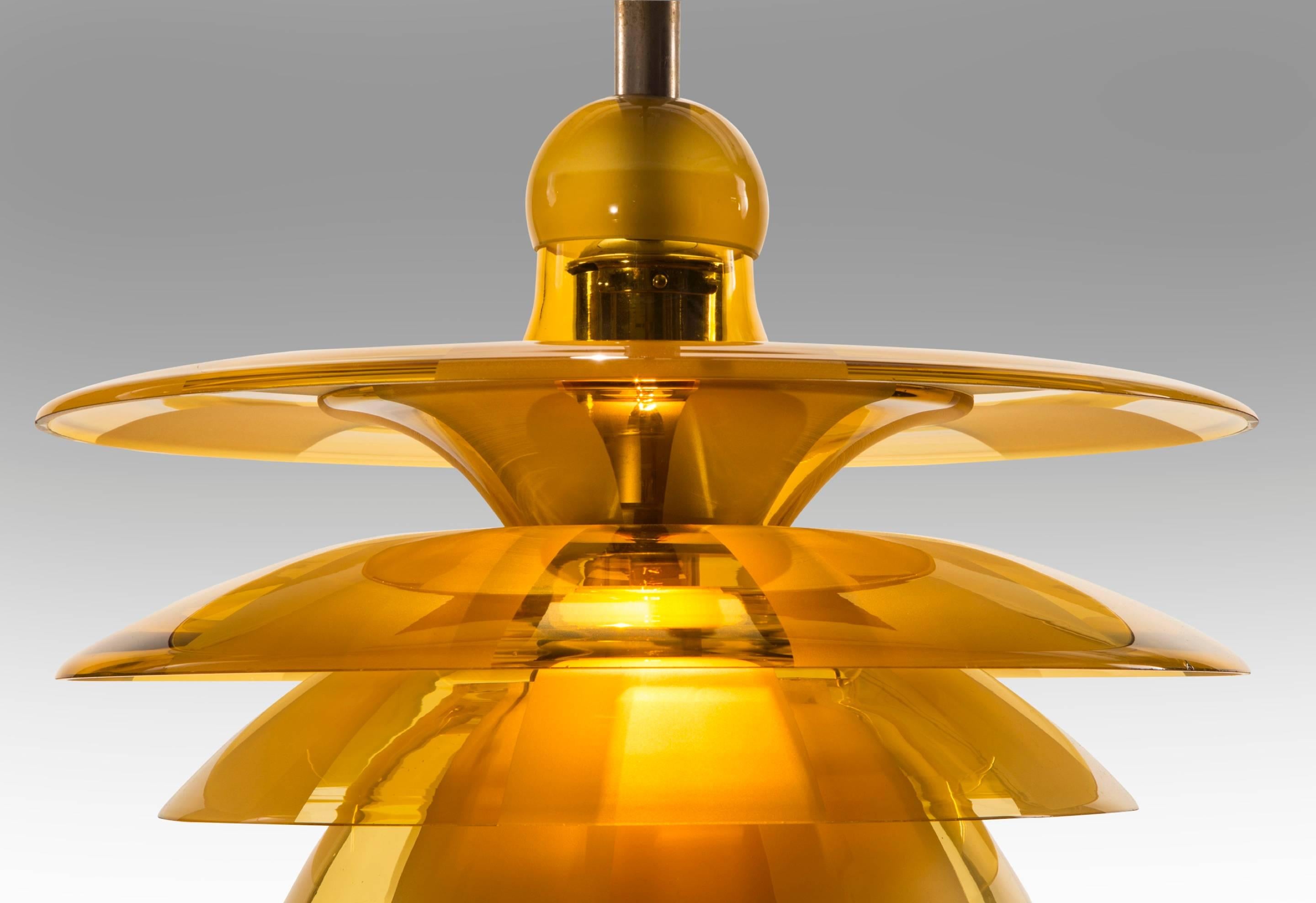 Poul Henningsen, Rare Danish Amber Glass Septima 4 Chandelier im Zustand „Gut“ in New York, NY
