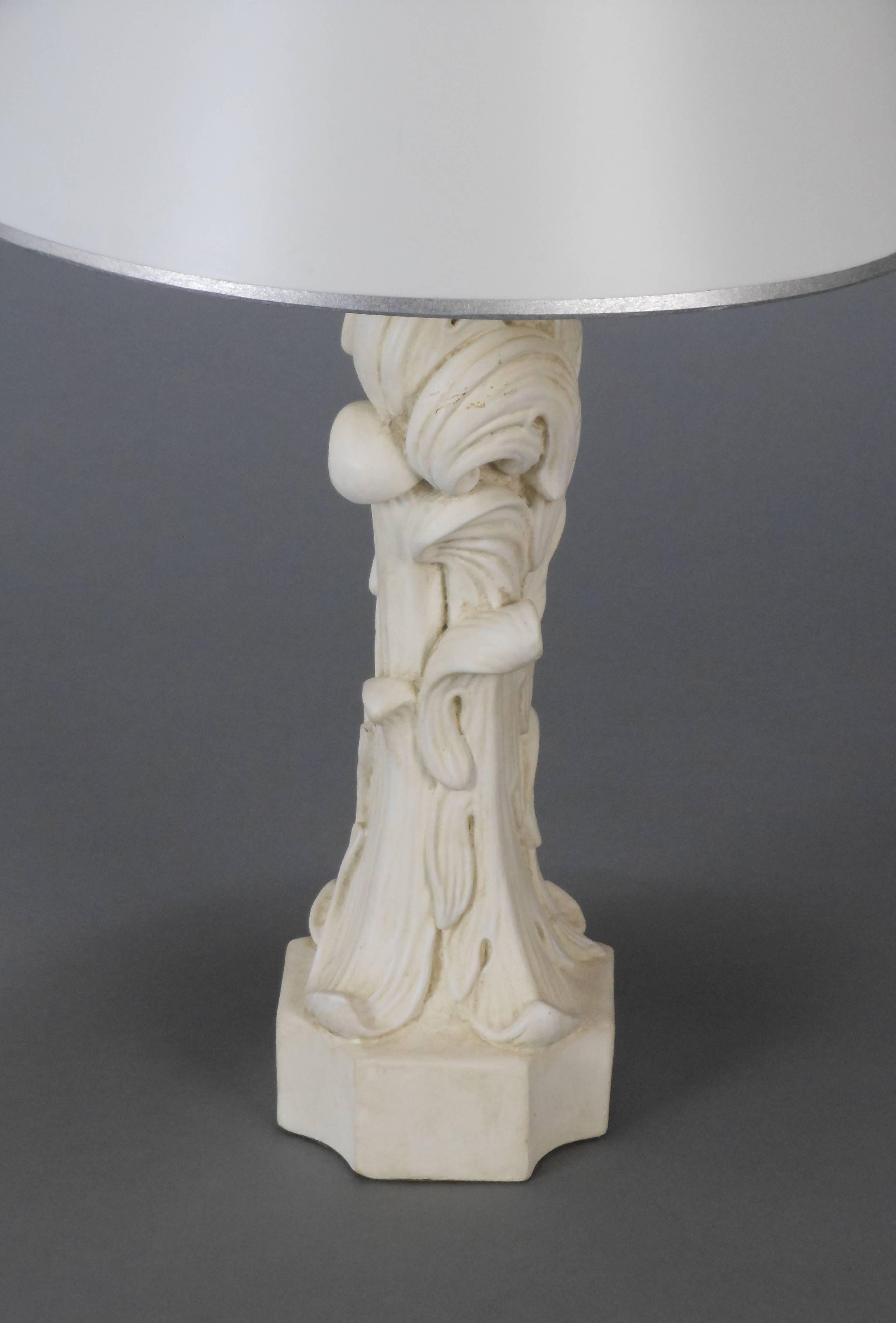 Pair of Painted Plaster Foliate Lamps In Good Condition For Sale In New York, NY