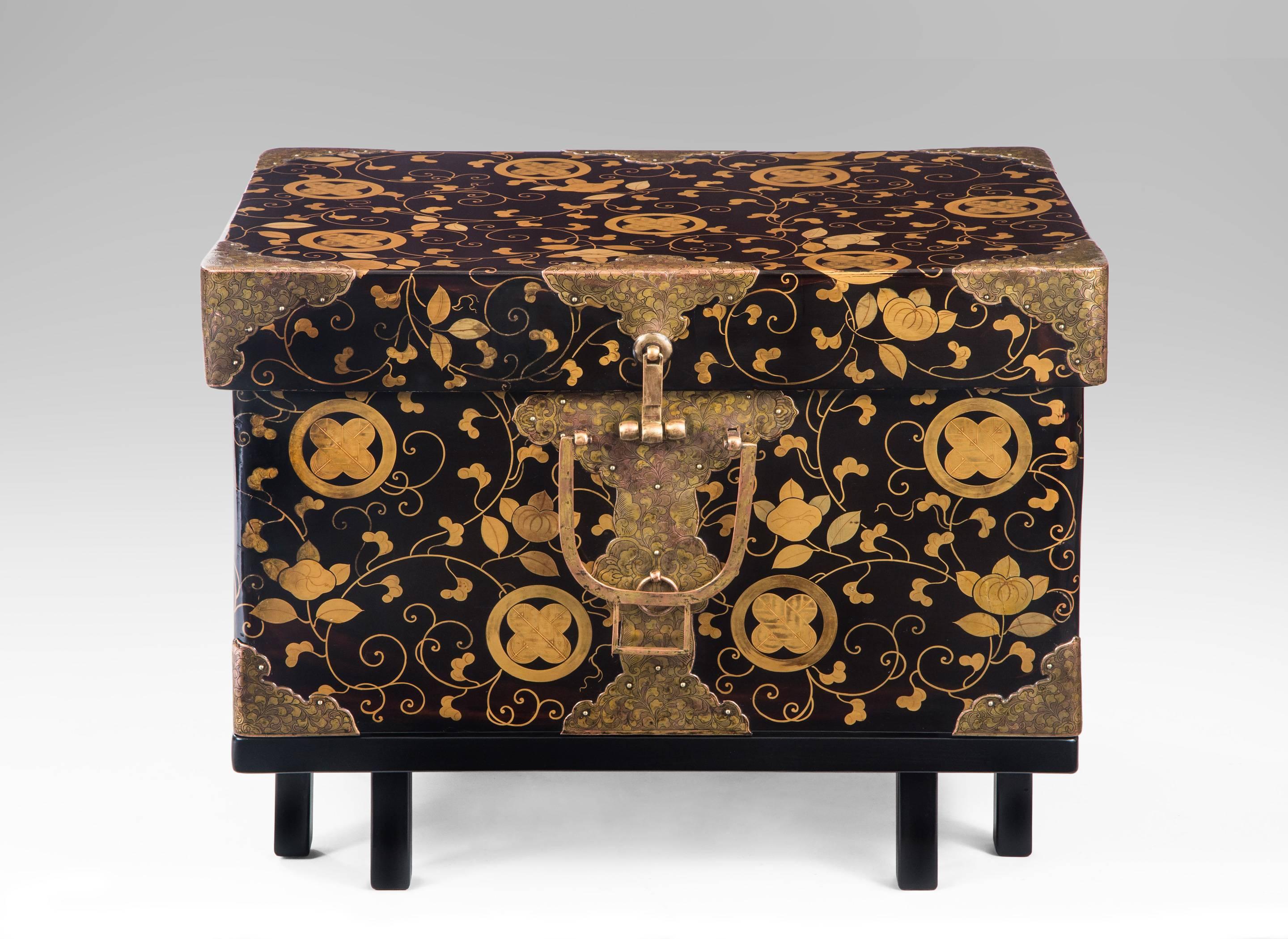 Japanese Gilt Metal Mounted and Lacquer Hasami-Bako (Robe Chest / Box) For Sale 1