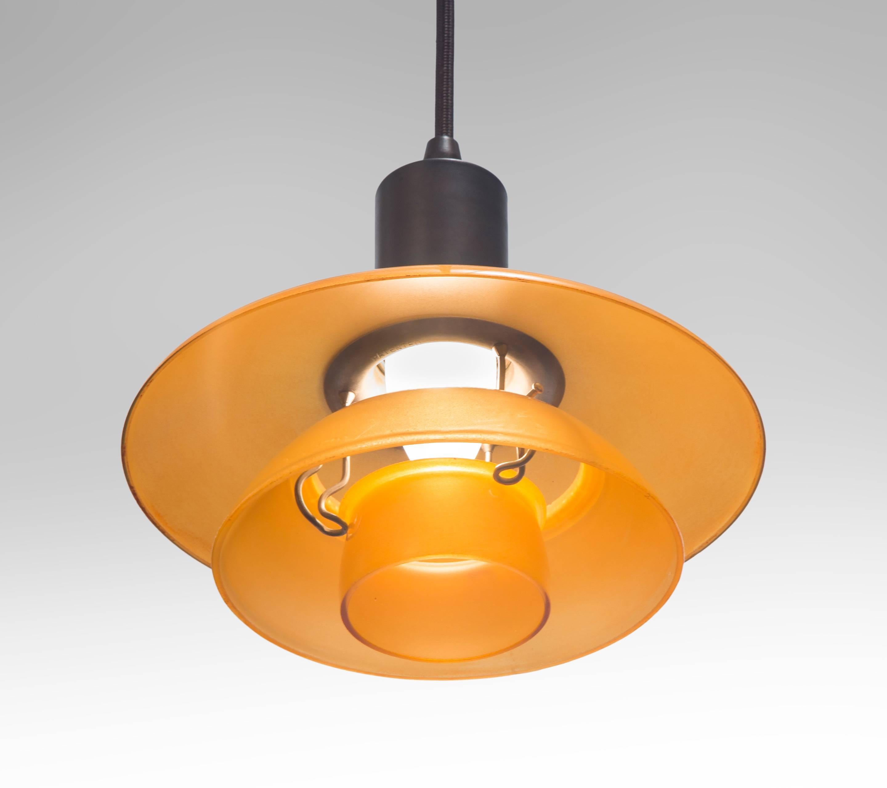 Poul Henningsen Danish Amber Glass and Patinated Copper PH-2 Pendant Light (Moderne)