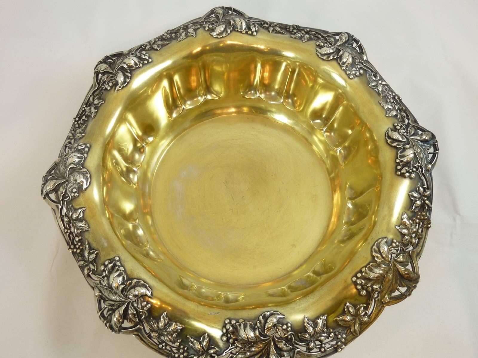 Being offered is a sterling silver bowl made by Tiffany & Co. of New York.