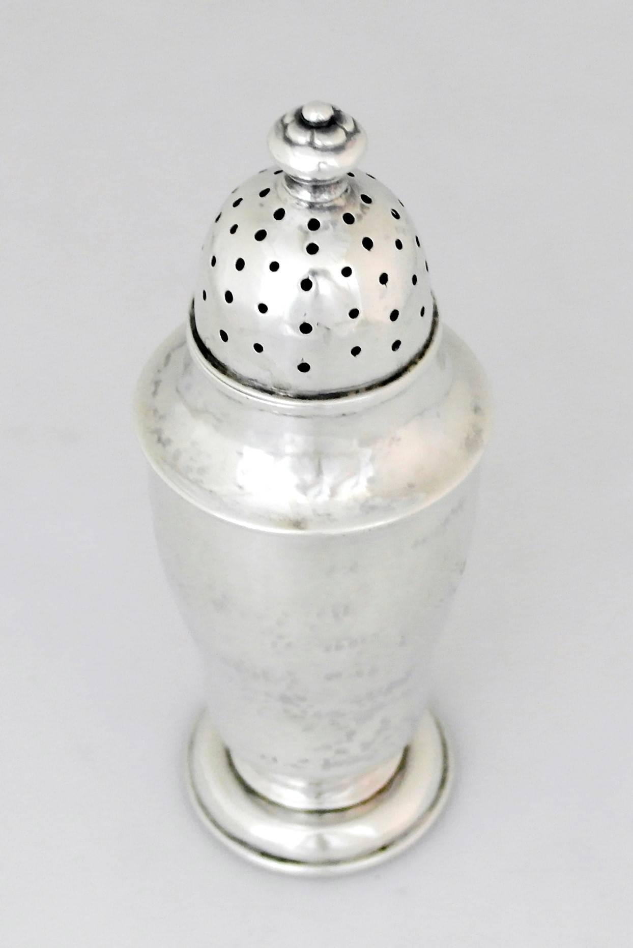 James Woolley Boston Arts & Crafts Sterling Silver Sugar Caster In Excellent Condition For Sale In New York, NY