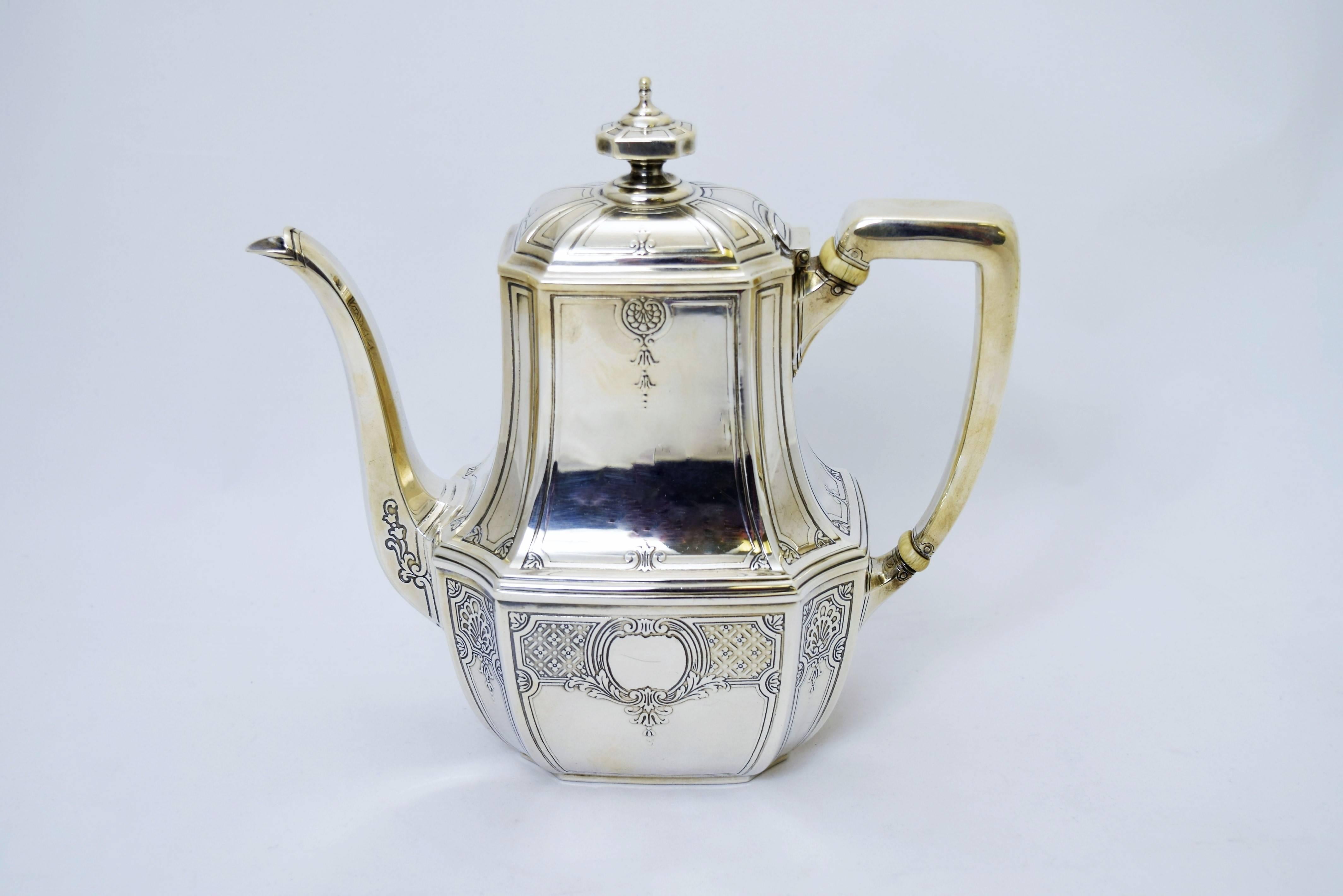 Tiffany & Co. Sterling Silver Tea and Coffee Set, circa 1915 In Excellent Condition In New York, NY