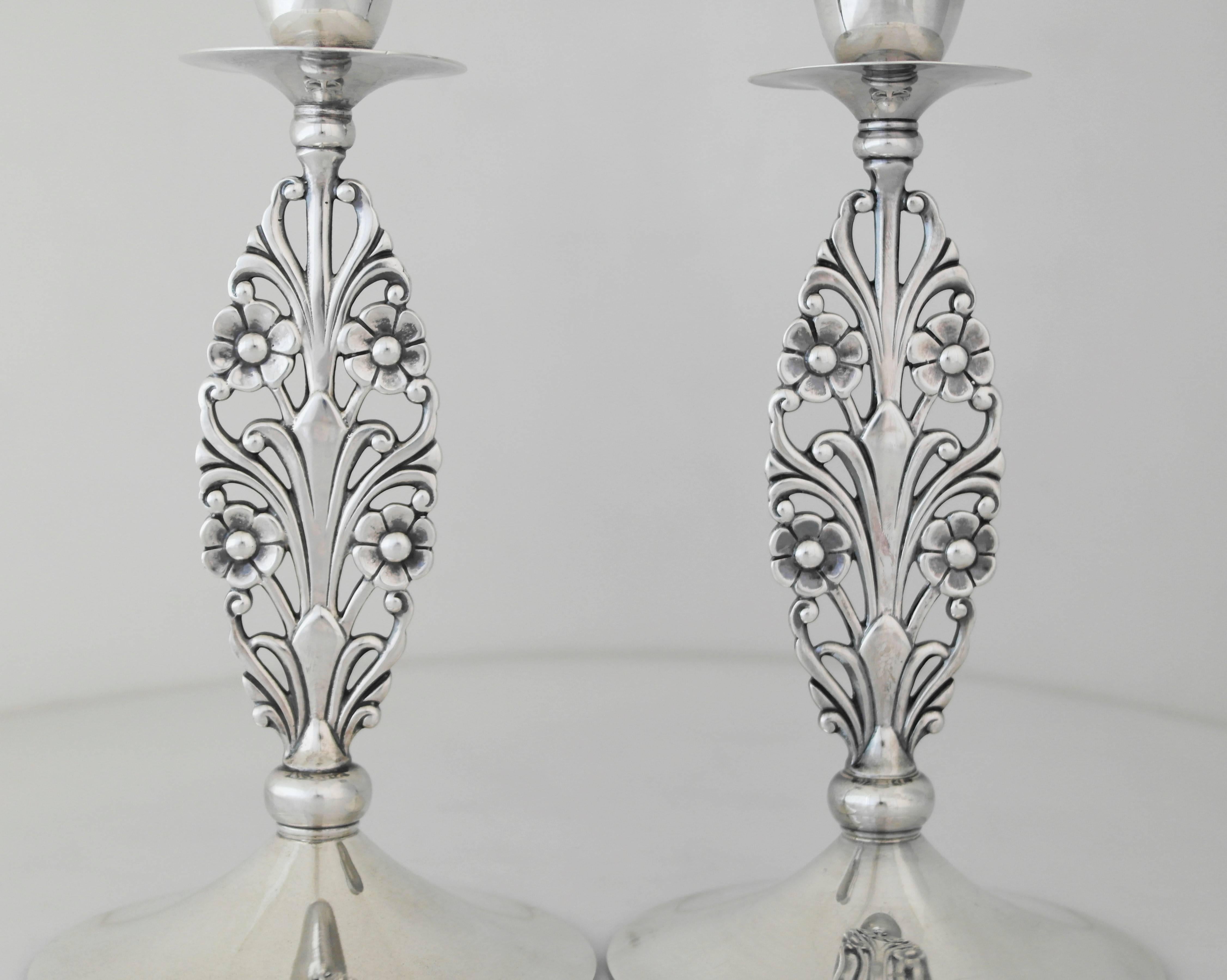 Rare Tiffany Sterling Silver Art Deco 1925 En Suite Candlesticks/Centerpiece Set In Excellent Condition In New York, NY