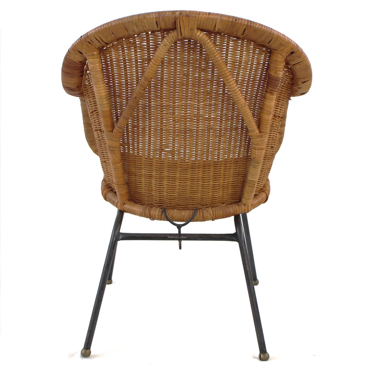 Wicker and Iron Armchair In Good Condition In West Hollywood, CA