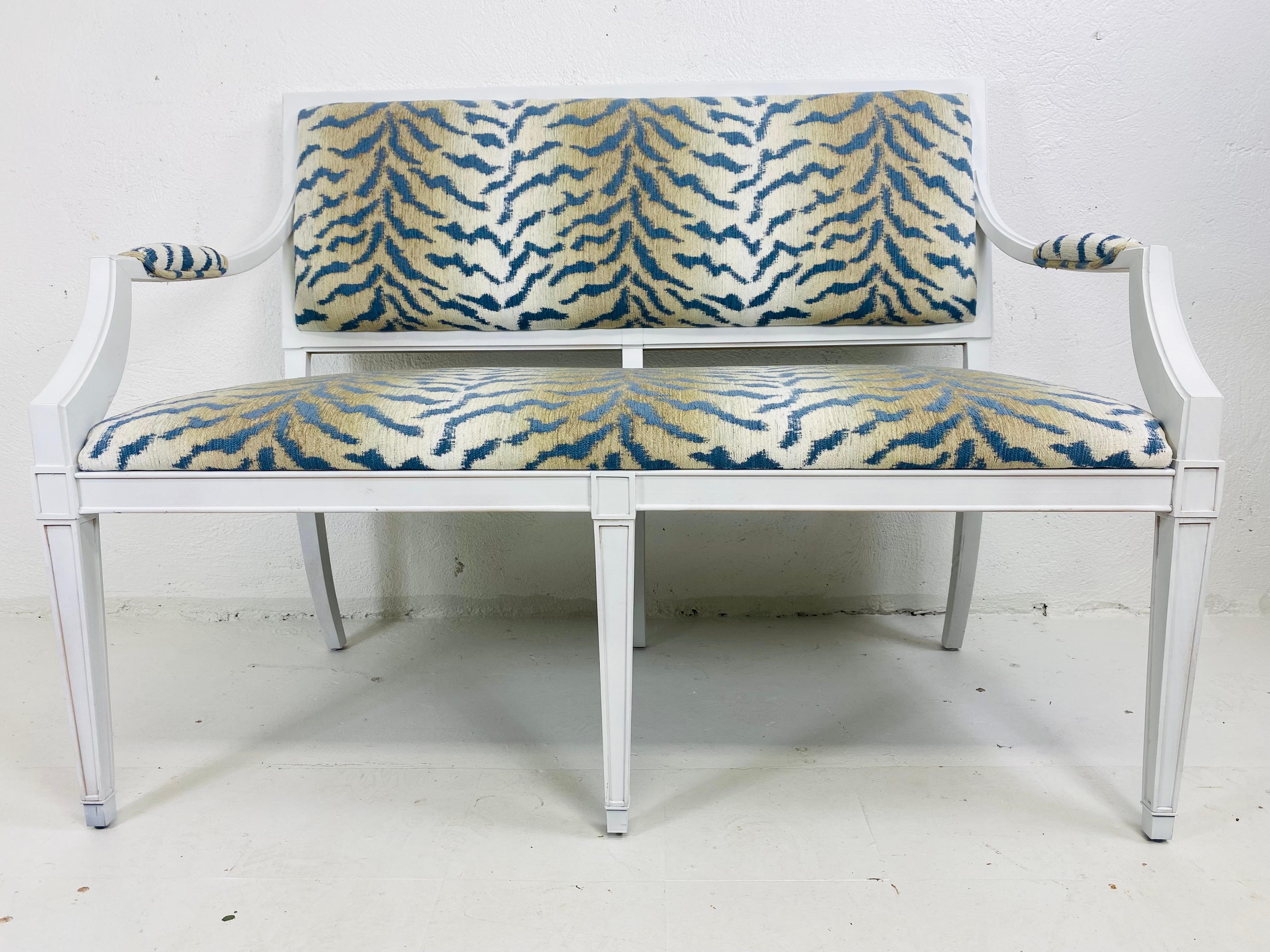Legno Milling Road per il divano Baker French Empire design by Daryl Carter in vendita