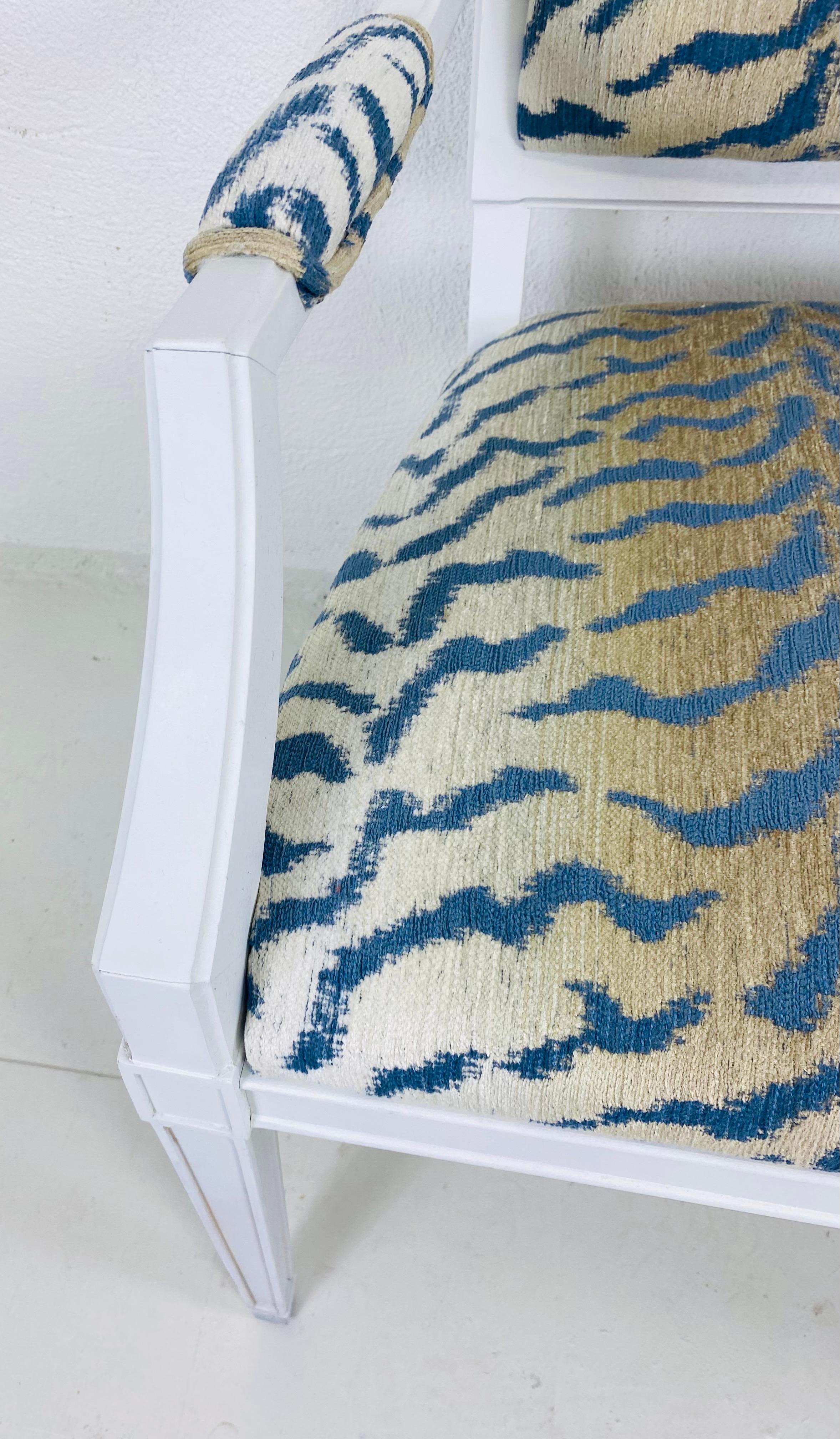 Fatto a mano Milling Road per il divano Baker French Empire design by Daryl Carter in vendita