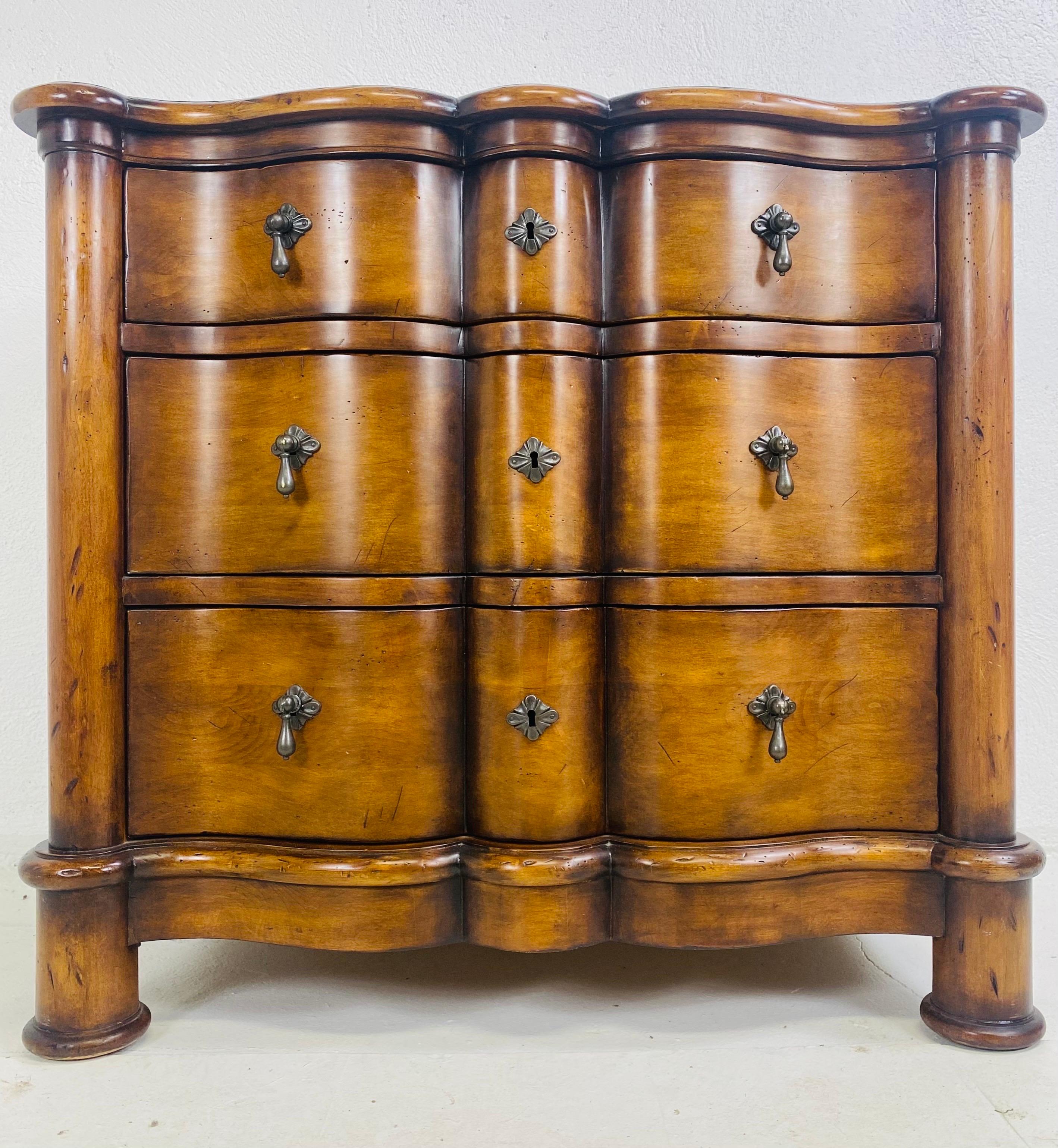 Handsome vintage Drexel Heritage brass in Walnut bakers rack For Sale 21