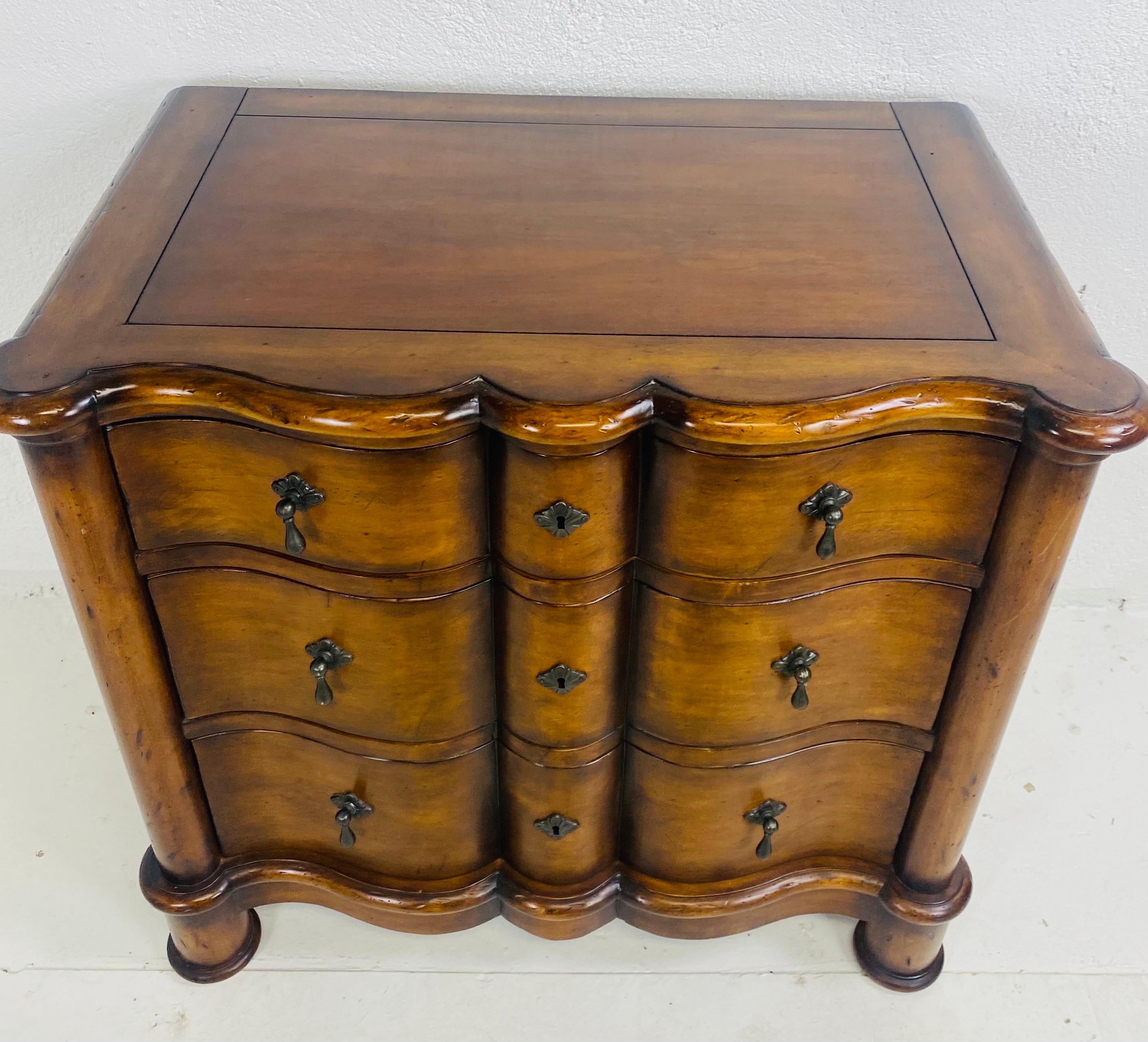 Handsome vintage Drexel Heritage brass in Walnut bakers rack For Sale 23