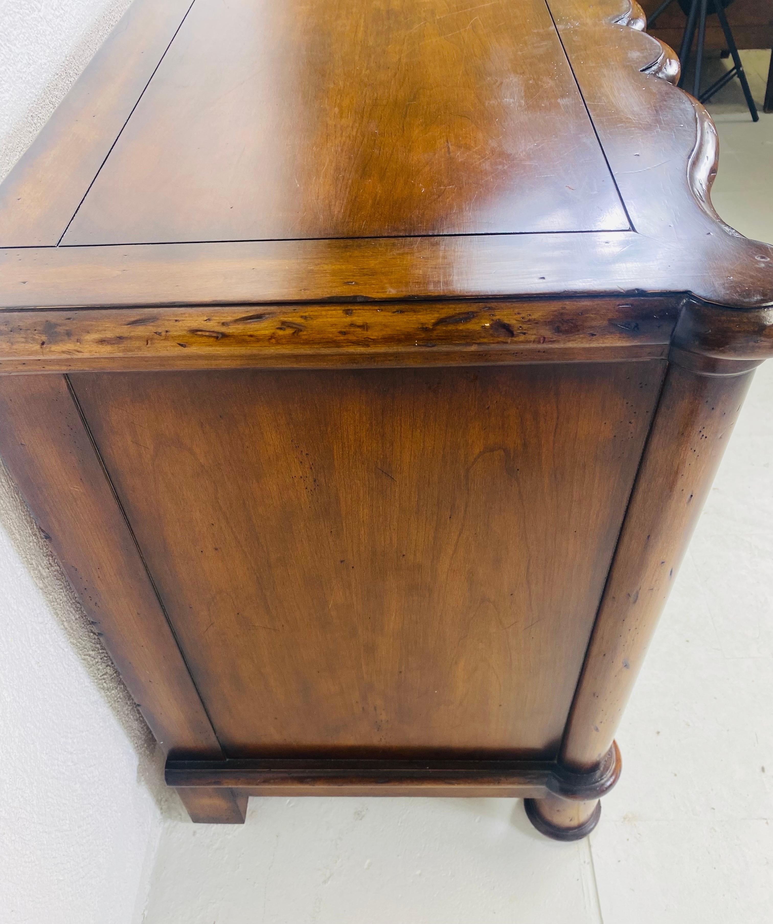 Handsome vintage Drexel Heritage brass in Walnut bakers rack For Sale 27