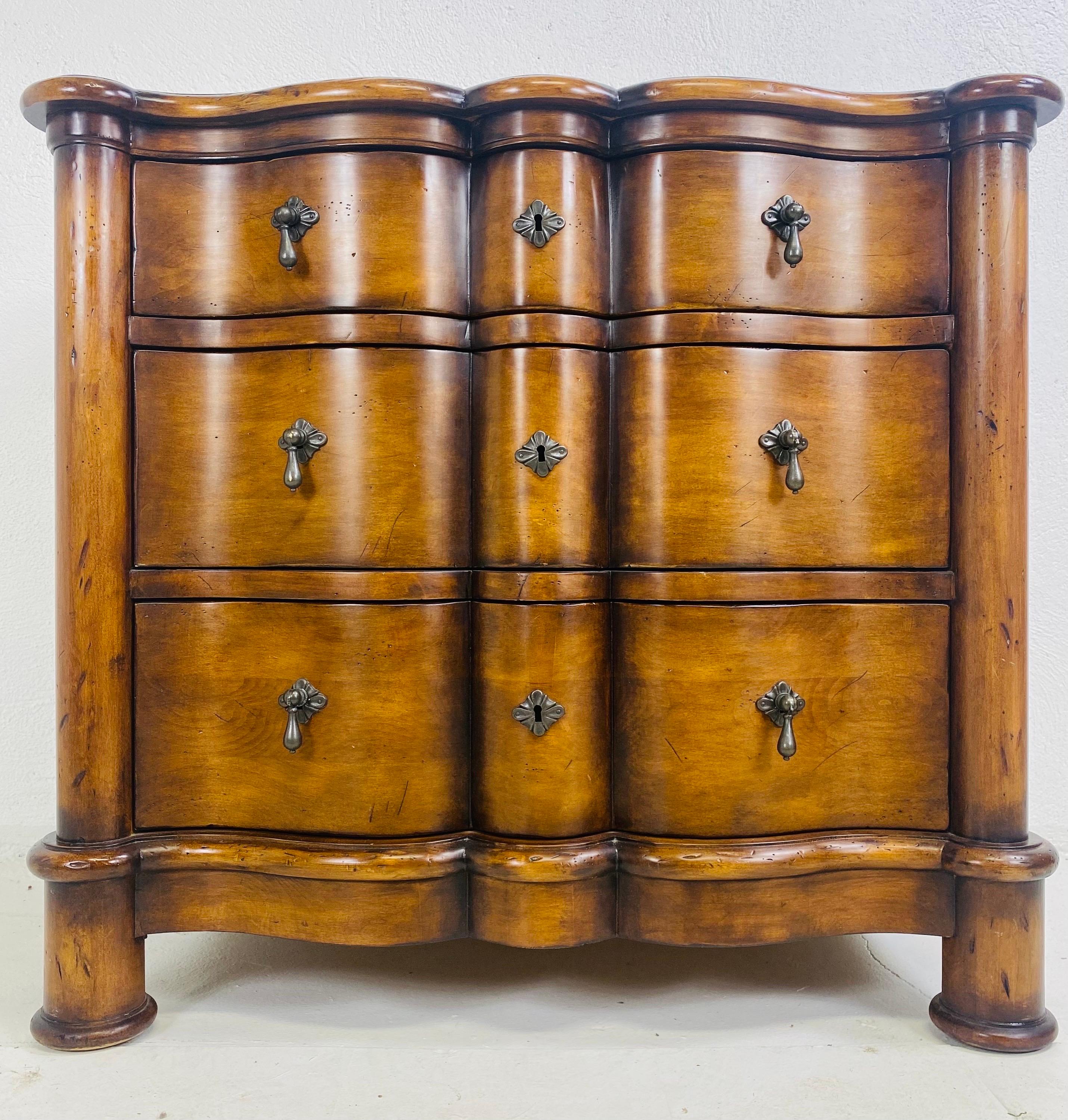 Handsome vintage Drexel Heritage brass in Walnut bakers rack For Sale 26