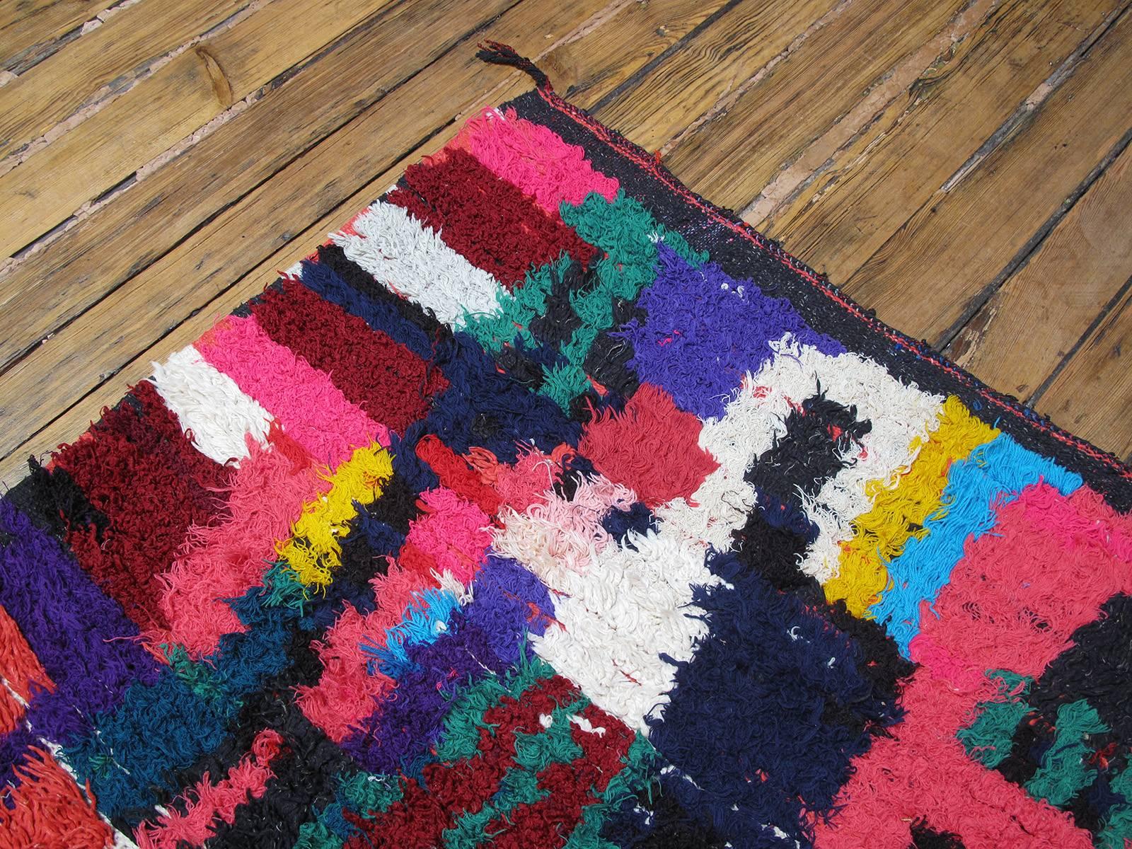 Azilal Moroccan Berber Rug In Good Condition For Sale In New York, NY