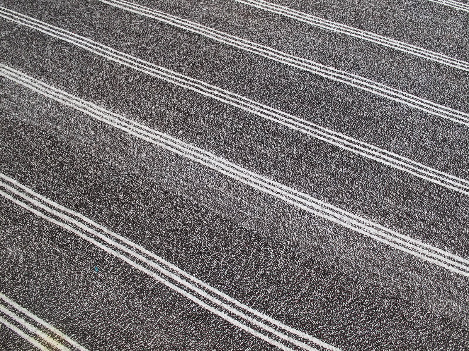 Kilim Rug with Vertical Stripes in White Cotton In Good Condition In New York, NY