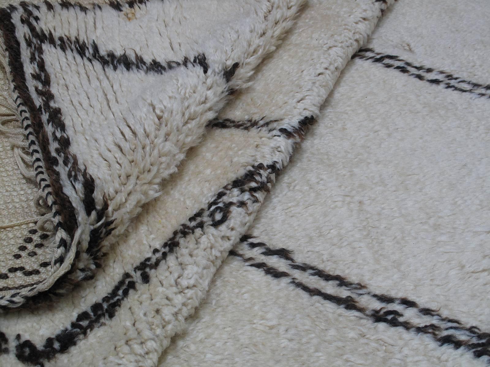 Wool Large and Old Beni Ouarain Moroccan Berber Carpet