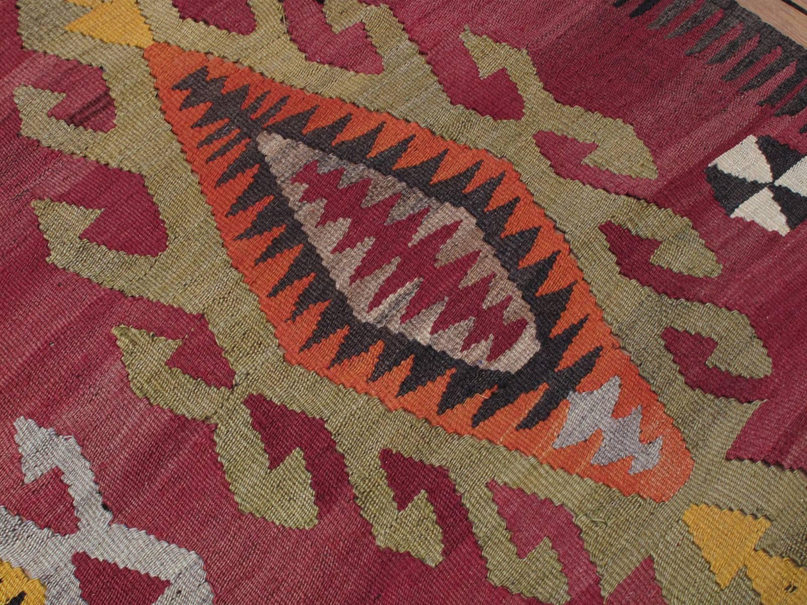 Mut Kilim Rug In Good Condition For Sale In New York, NY