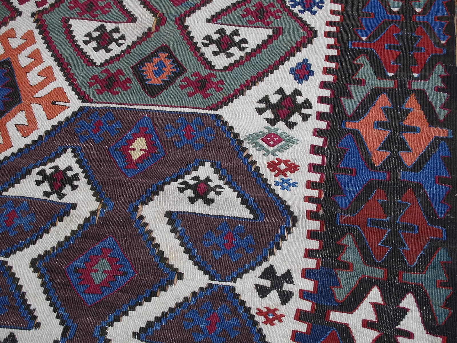 Antiker Aksaray-Kilim-Teppich (Wolle) im Angebot