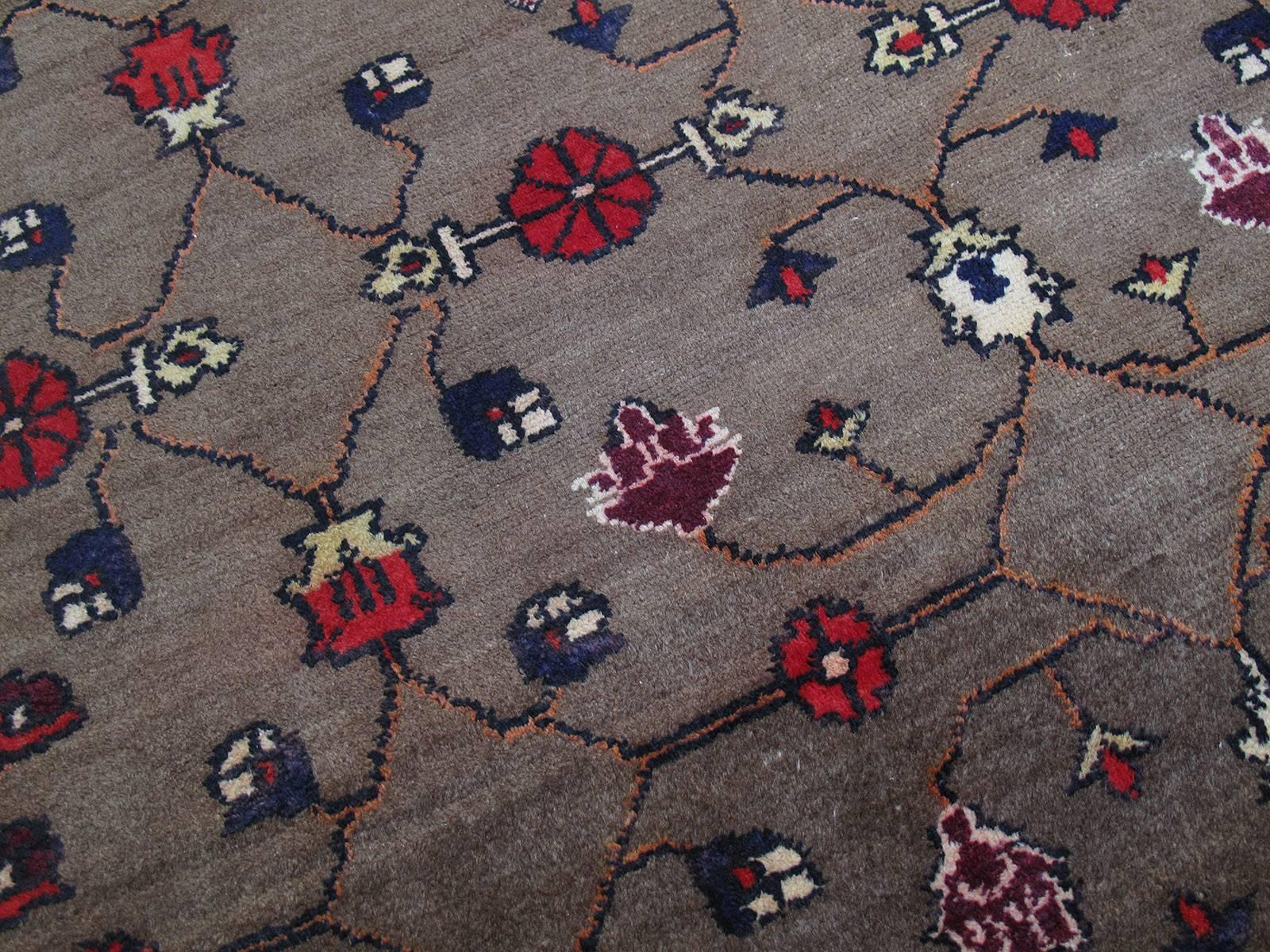 Hand-Knotted Karapinar Rug with Flower Lattice Design