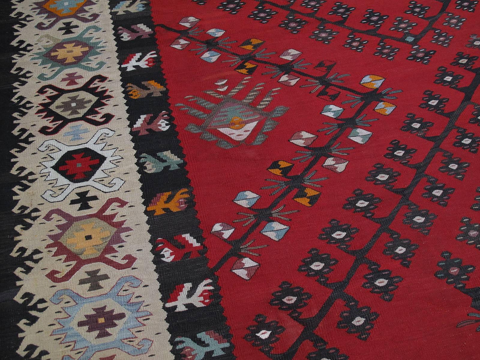 Large Sarkoy Kilim In Good Condition In New York, NY