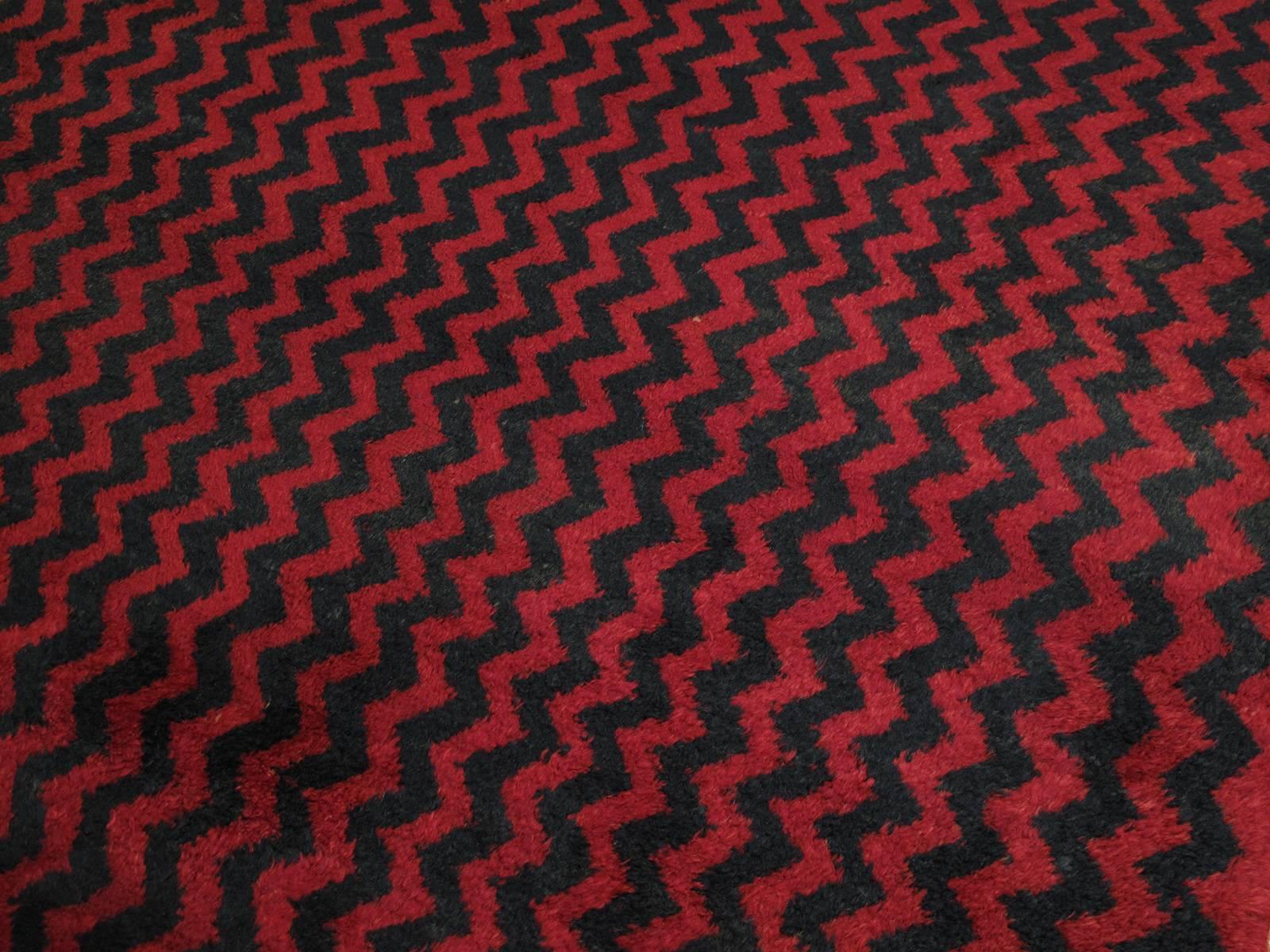 Red & Black Zigzag “Tulu”, 'DK-87-49' In Good Condition For Sale In New York, NY