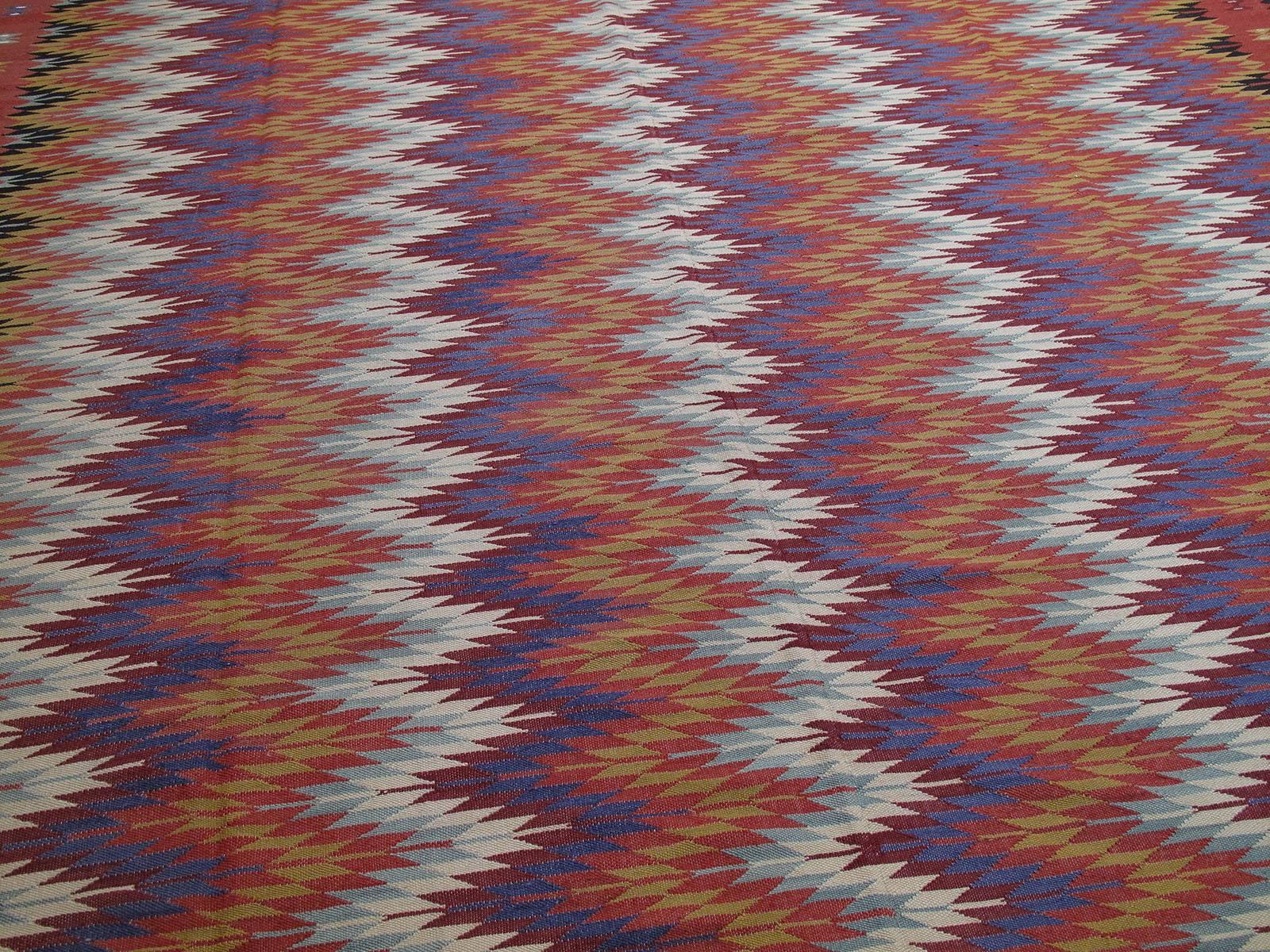 Bulgarian Zigzag Balkan Kilim