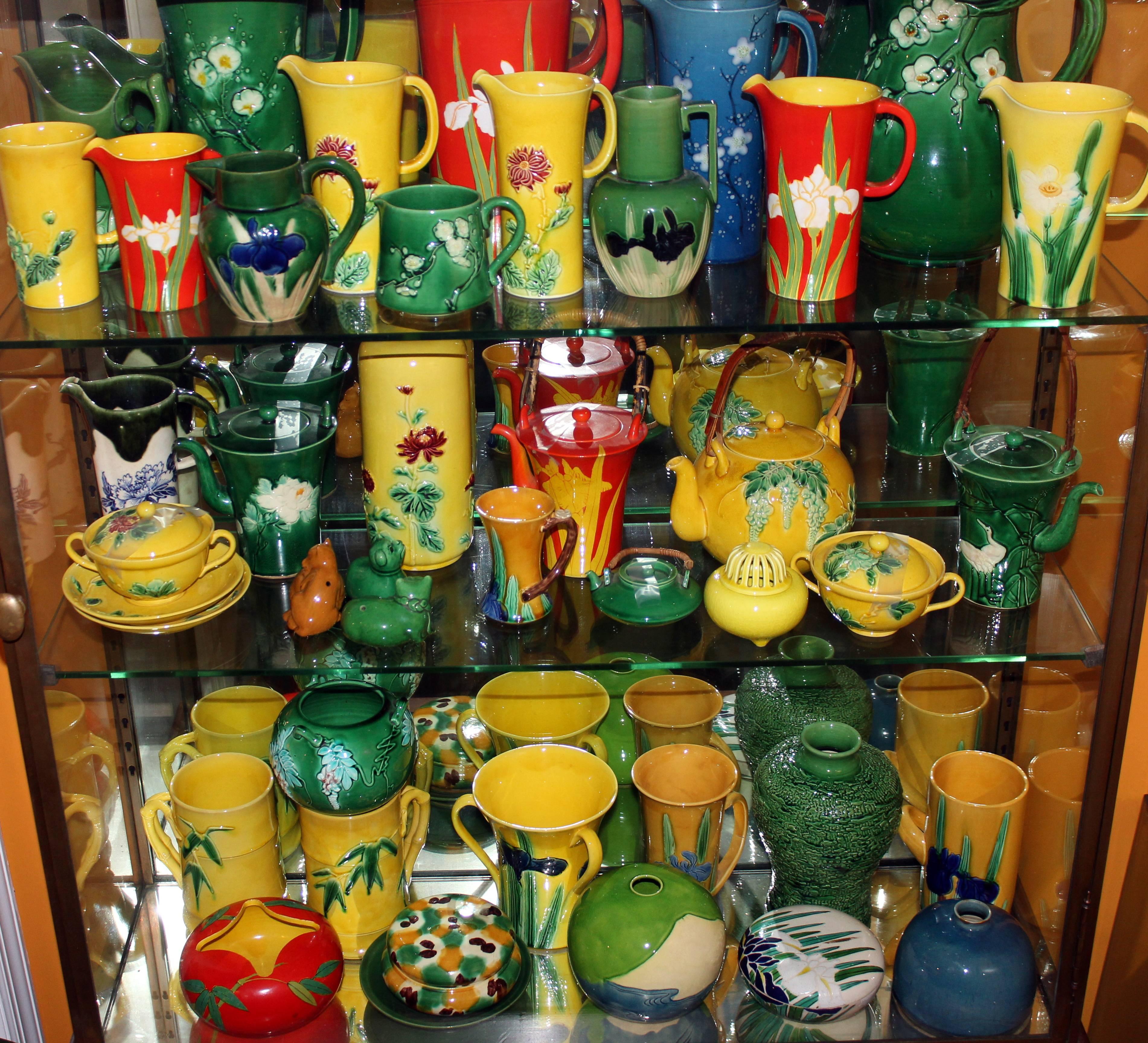 Early 20th Century Awaji Pottery Vintage Japanese Studio Yellow Crackle Glaze Organic Gourd Vase For Sale