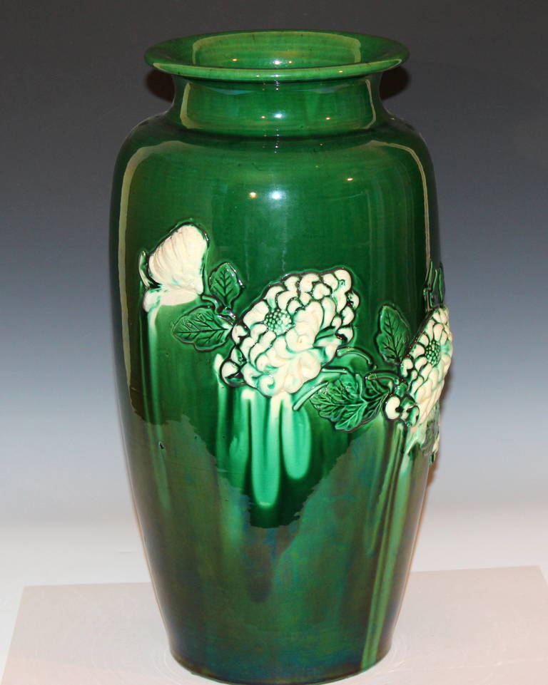 Large Japanese Awaji Pottery Chrysanthemum Vase In Excellent Condition For Sale In Wilton, CT