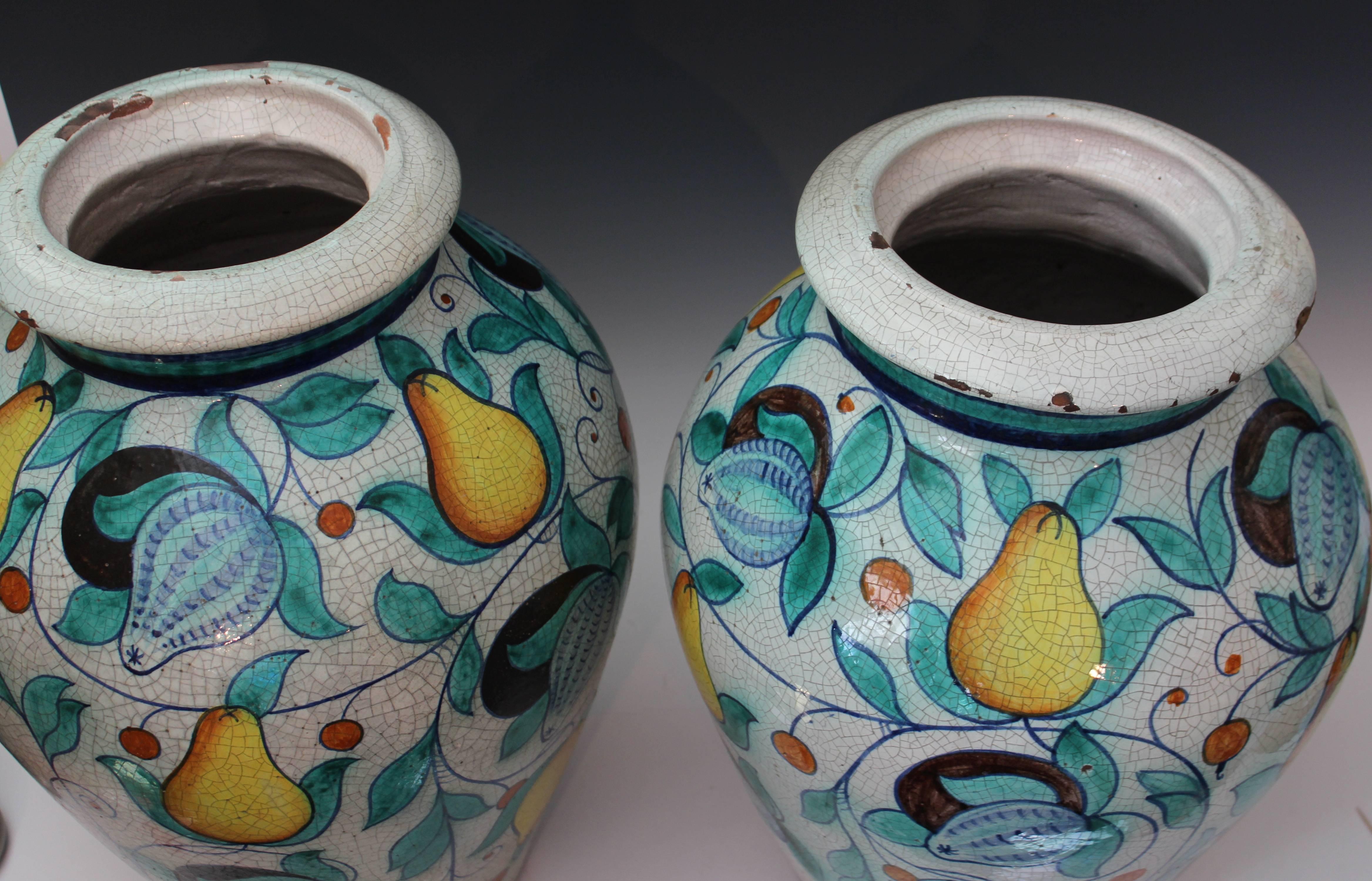 Large Pair Vintage Italian Pottery Faience Majolica Vases Urns Old Deruta  In Excellent Condition In Wilton, CT