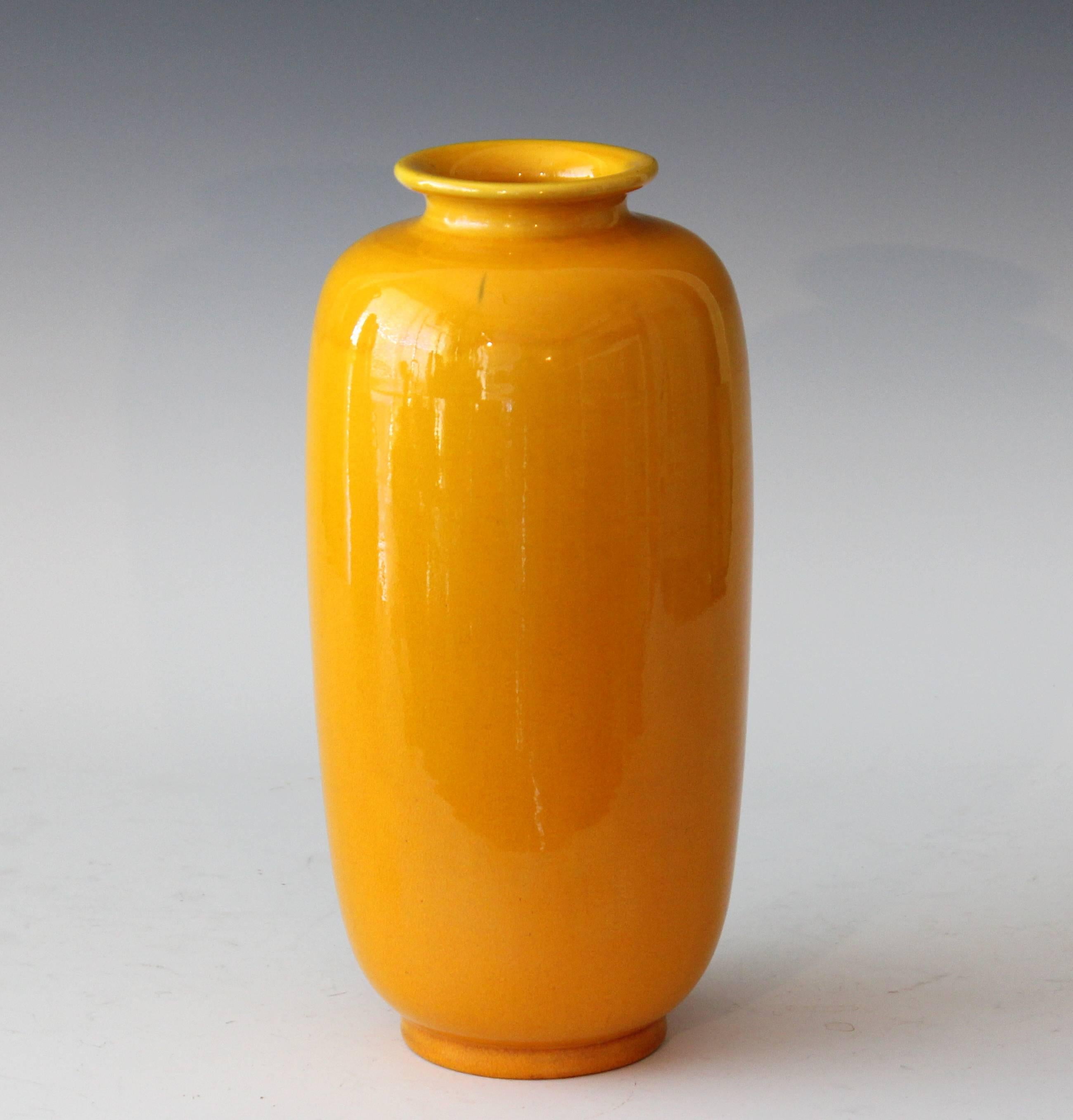 Large Awaji tea jar vase in bright yellow glaze, circa 1920s. 11