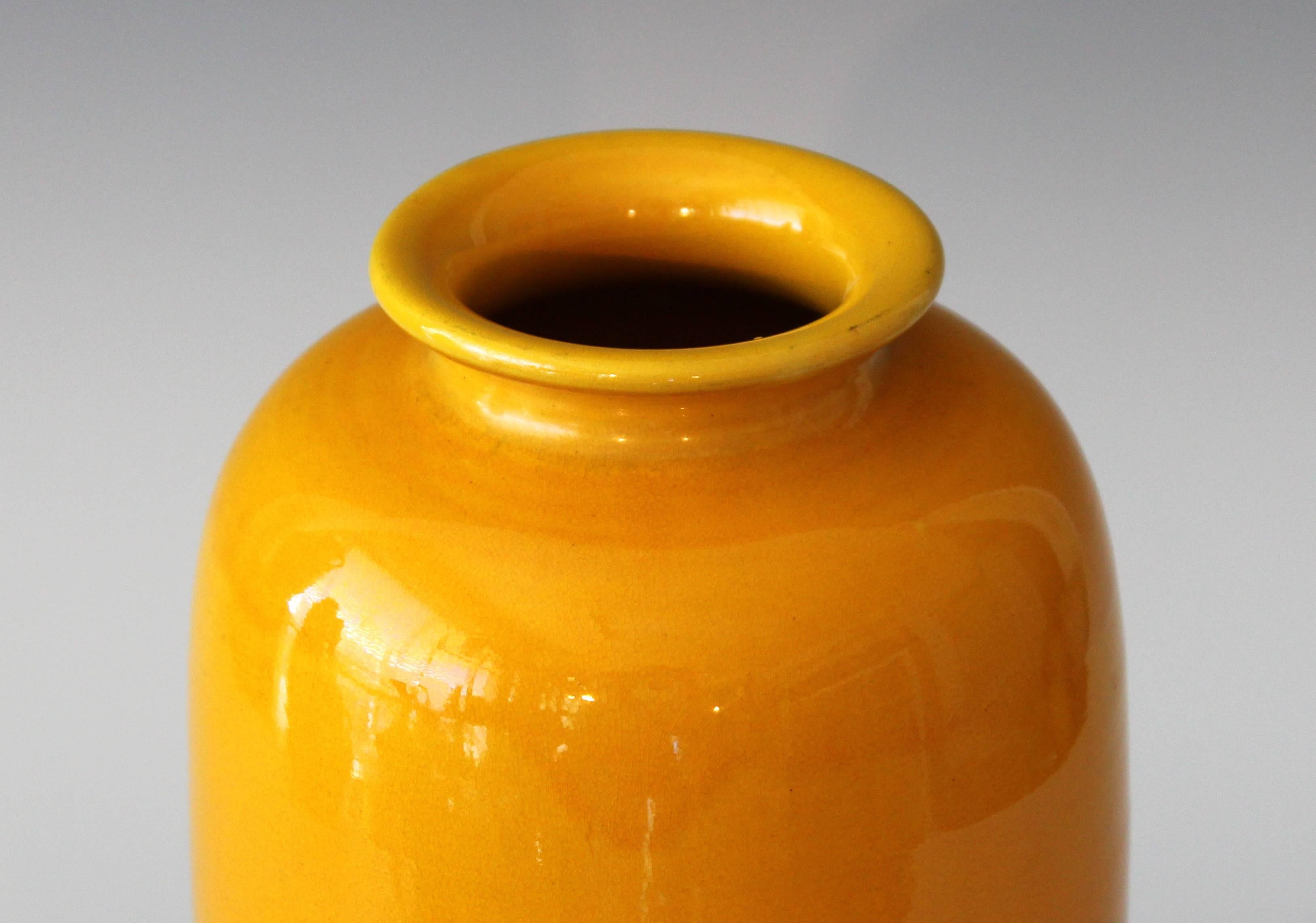 Awaji Pottery Sunny Yellow Tea Cannister Ginger Jar Vase In Excellent Condition In Wilton, CT