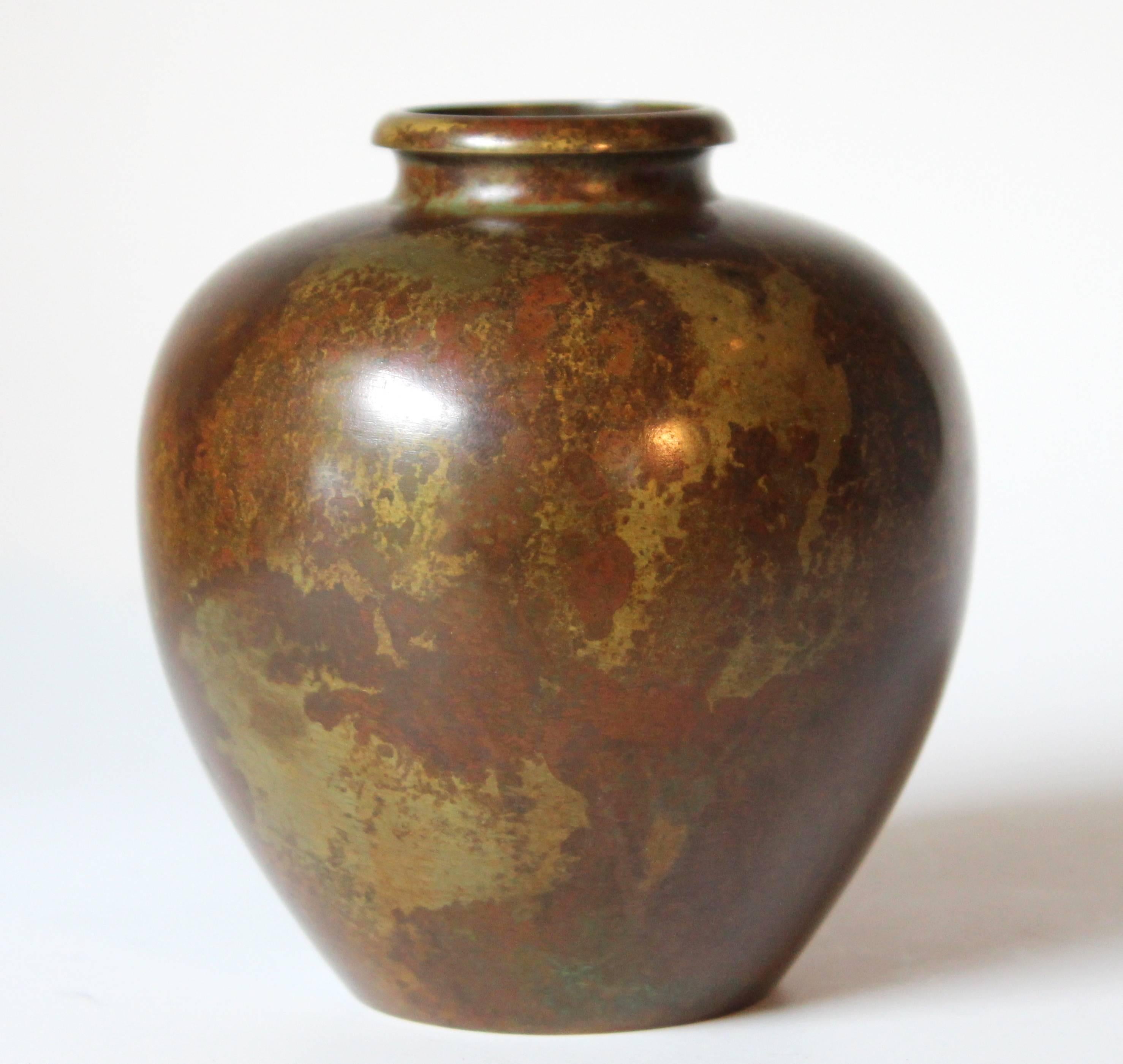 Vintage Japanese Bronze Vase with Warm Variegated Patina In Excellent Condition In Wilton, CT