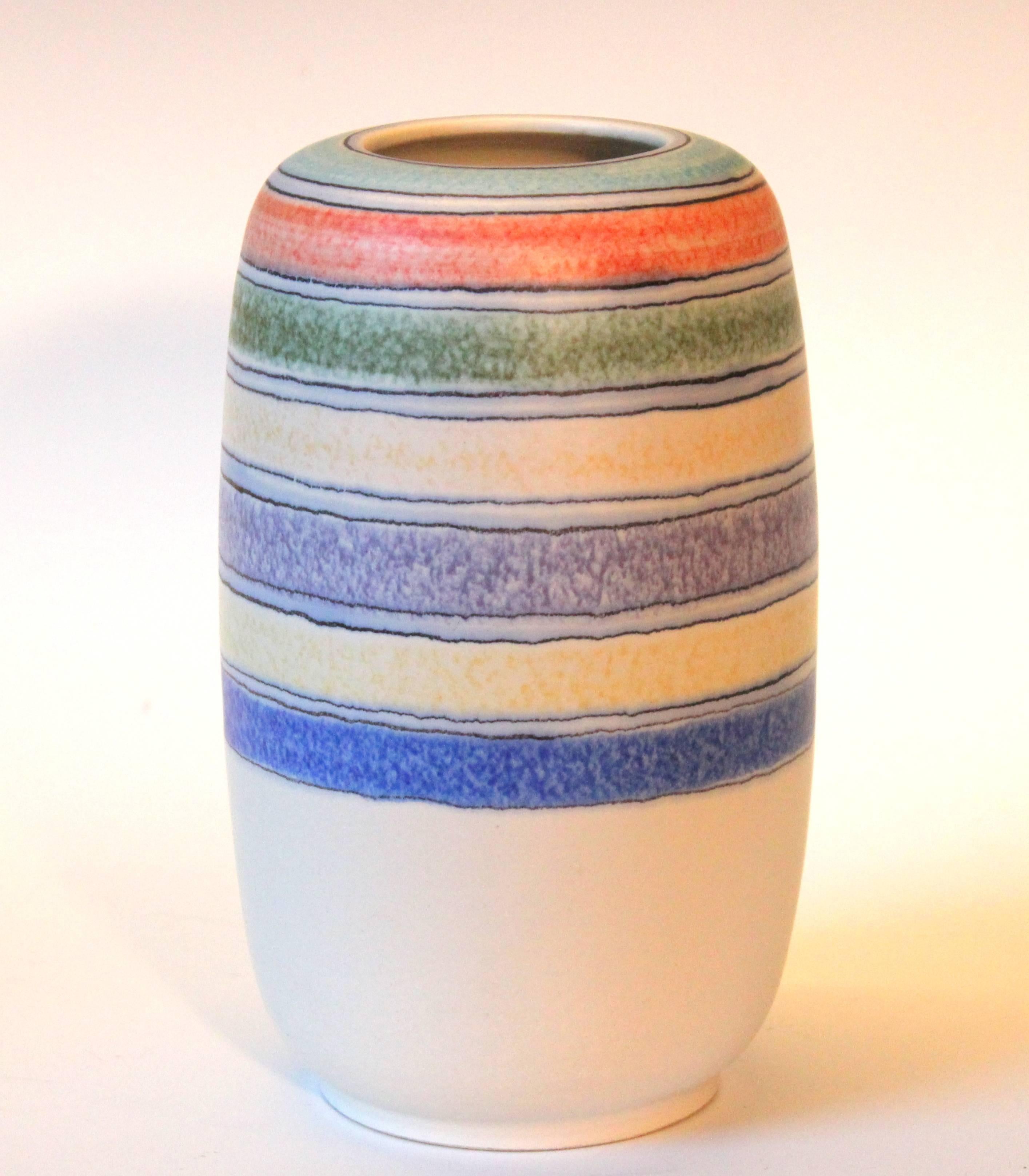 Vintage Bagni Italian Pottery Pastel Stripes Ceramic Raymor Label Vase In Excellent Condition In Wilton, CT