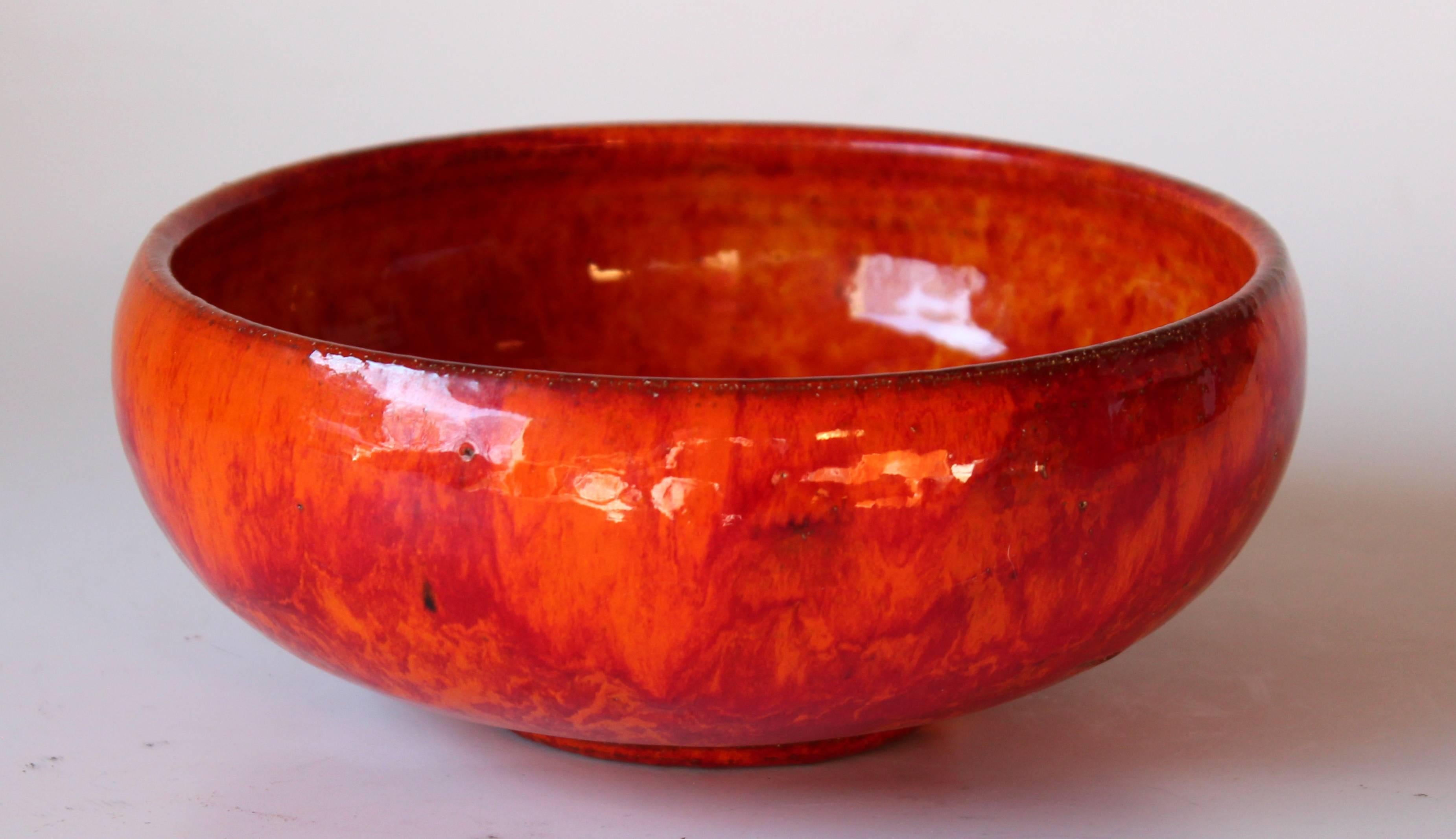 Vintage hand-turned Studio Pottery bowl by the prolific and beloved artist Paul Bellardo, circa 1970s. According to his website, Mr. Bellardo, who just died this past year at age 93, studied in Boston and had galleries in Provincetown and the West