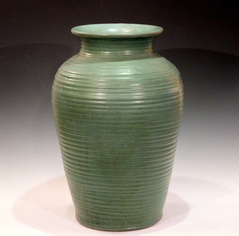 Large Vintage Matt Green Zanesville Norwalk Old Pot Shop Art Pottery