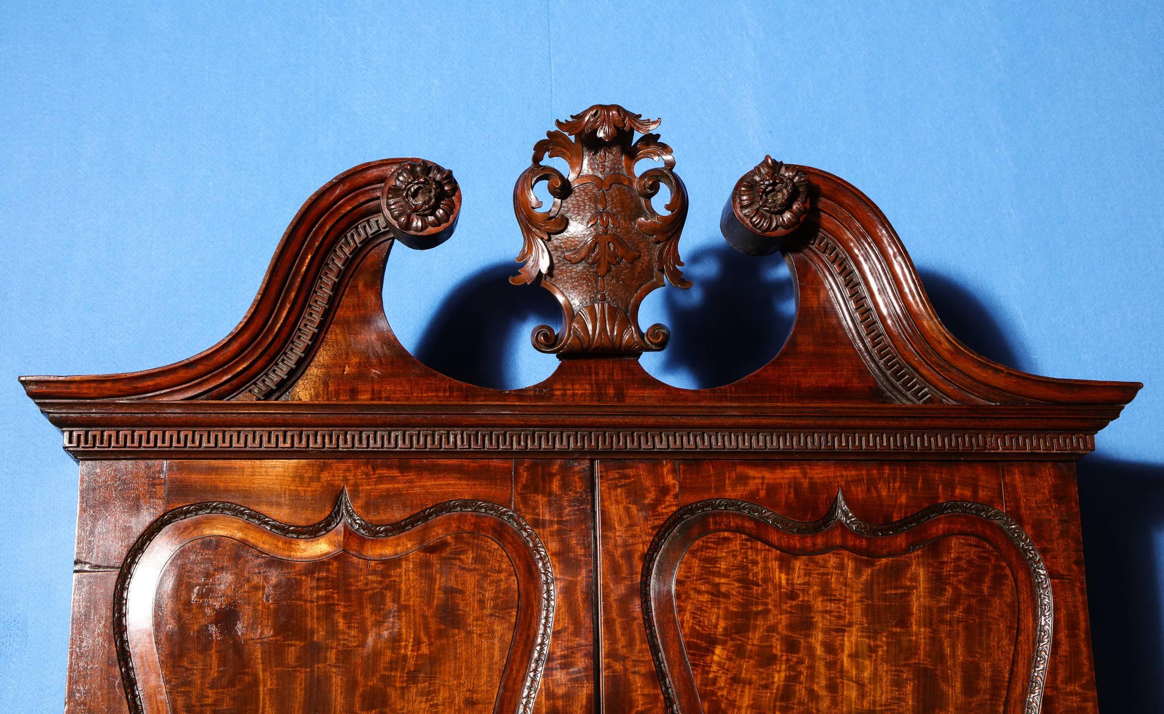 George II Mahogany Bureau Bookcase, Attributed to Giles Grendey, circa 1740 In Excellent Condition For Sale In New York, NY
