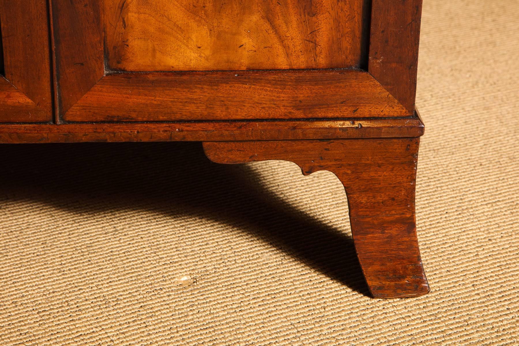 Regency Mahogany Hinger Davenport Desk with Hidden Compartments, circa 1800 For Sale 2