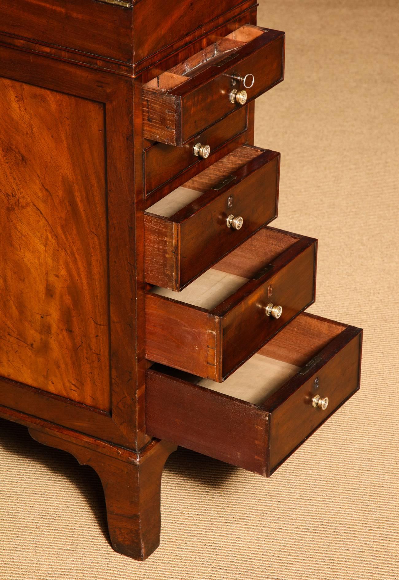 Regency Mahogany Hinger Davenport Desk with Hidden Compartments, circa 1800 For Sale 1